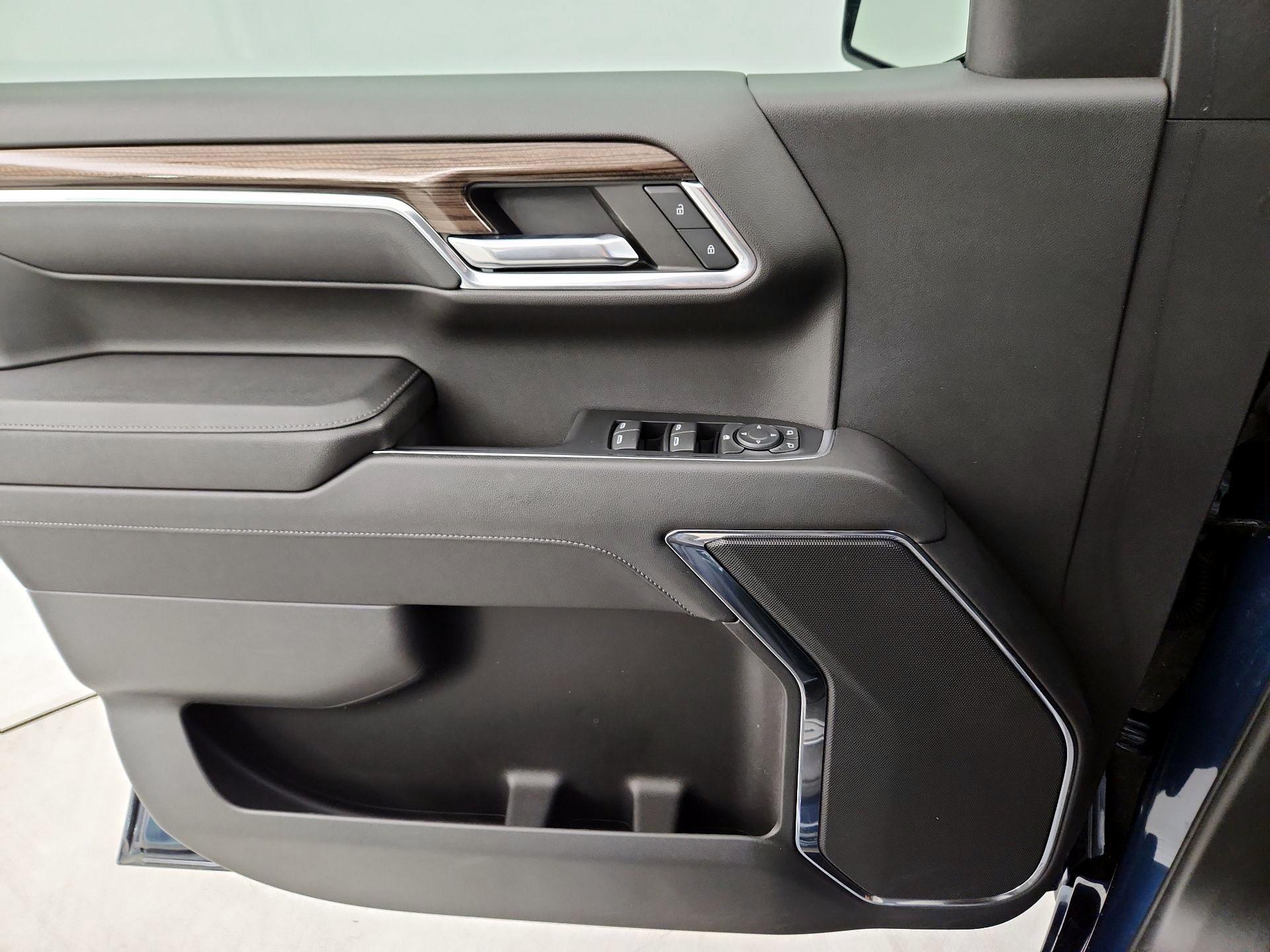 Thumbnail: 2023 Chevrolet Silverado 1500 - 10