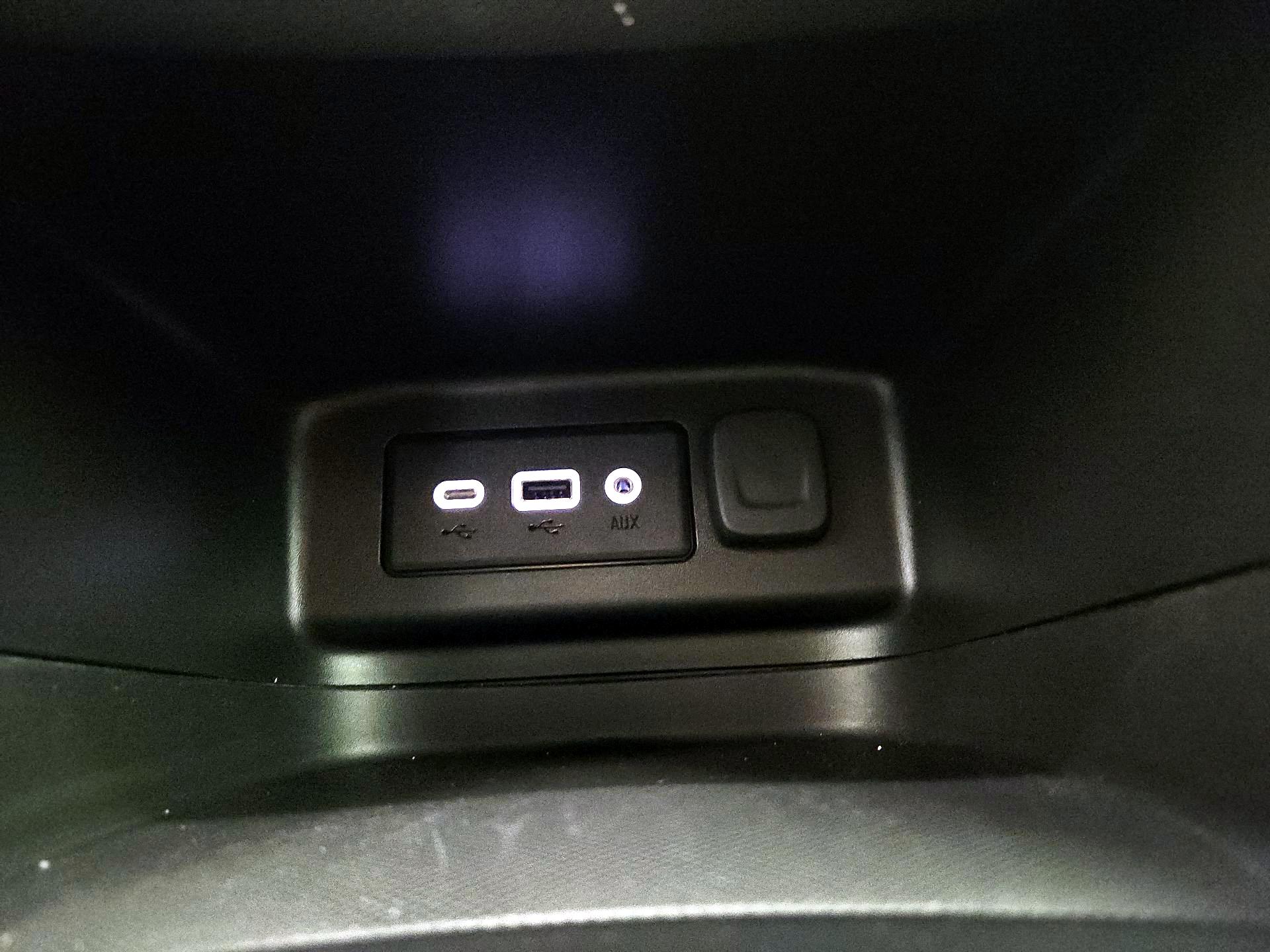 Thumbnail: 2023 Chevrolet Equinox - 18