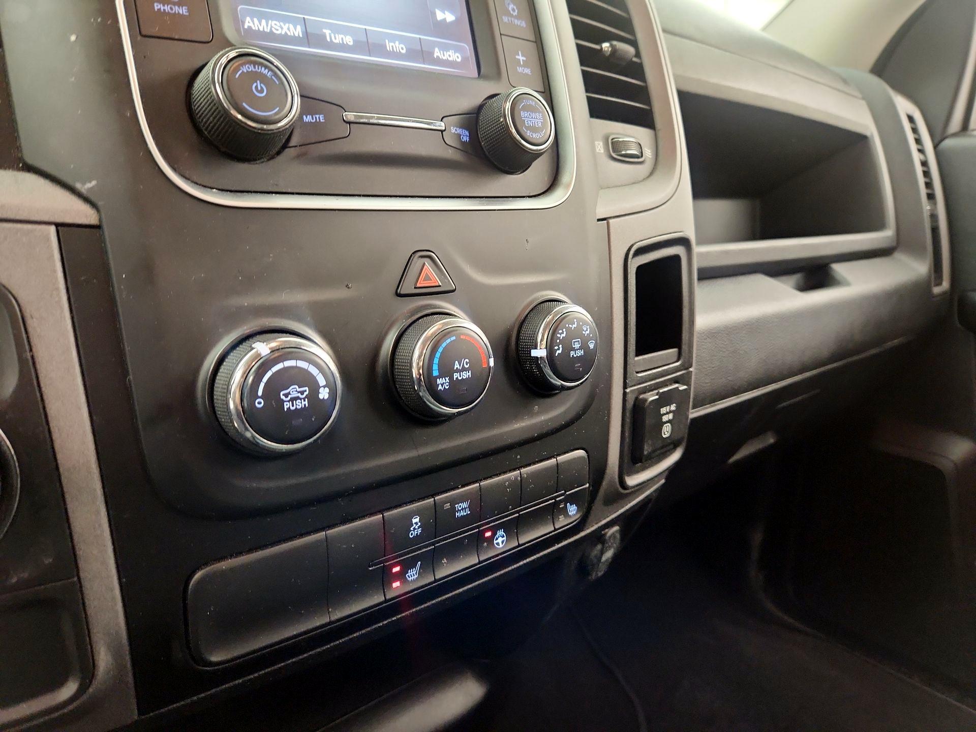 Thumbnail: 2021 RAM 1500 Classic - 16