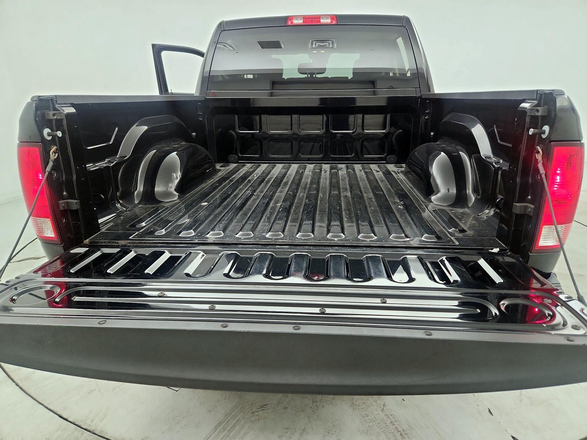 Thumbnail: 2021 RAM 1500 Classic - 20