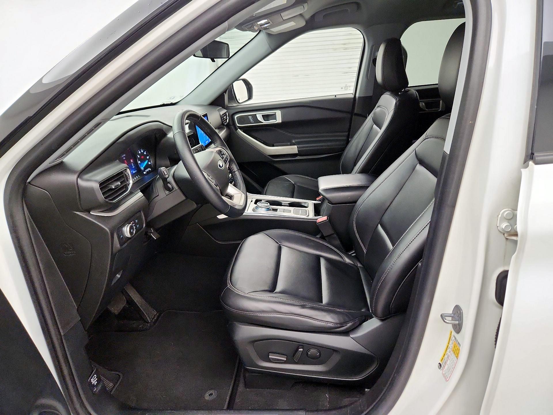 Thumbnail: 2022 Ford Explorer - 9