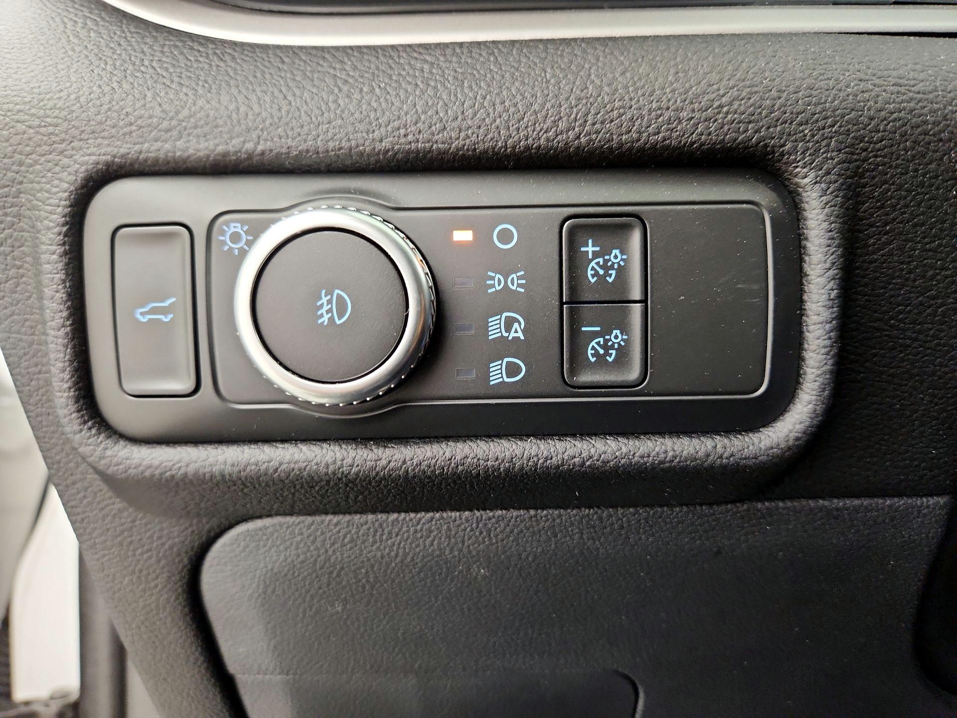 Thumbnail: 2022 Ford Explorer - 11