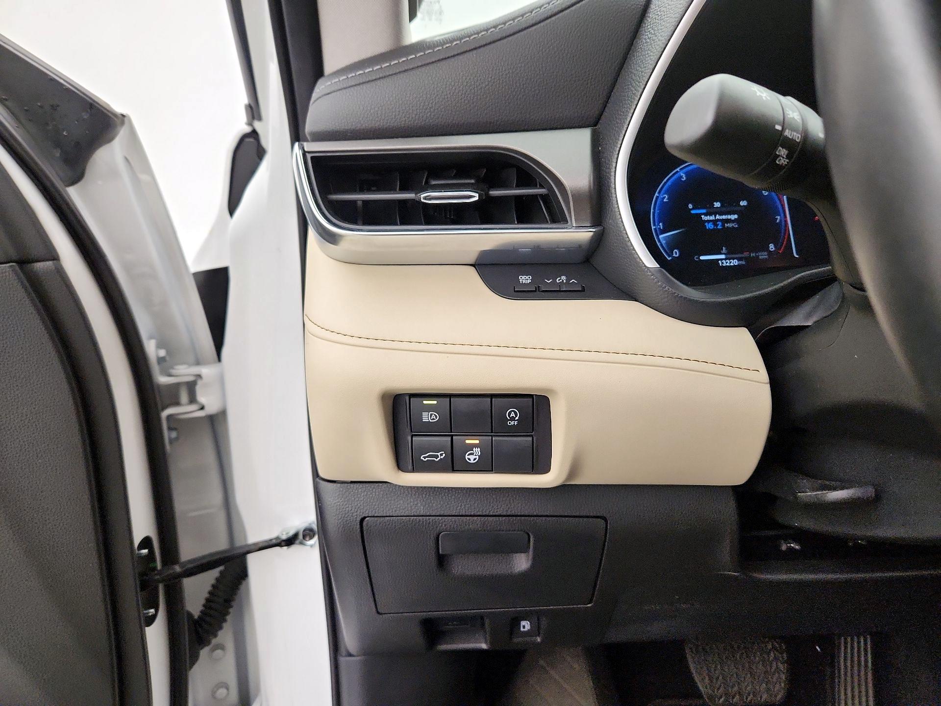 Thumbnail: 2023 Toyota Highlander - 13