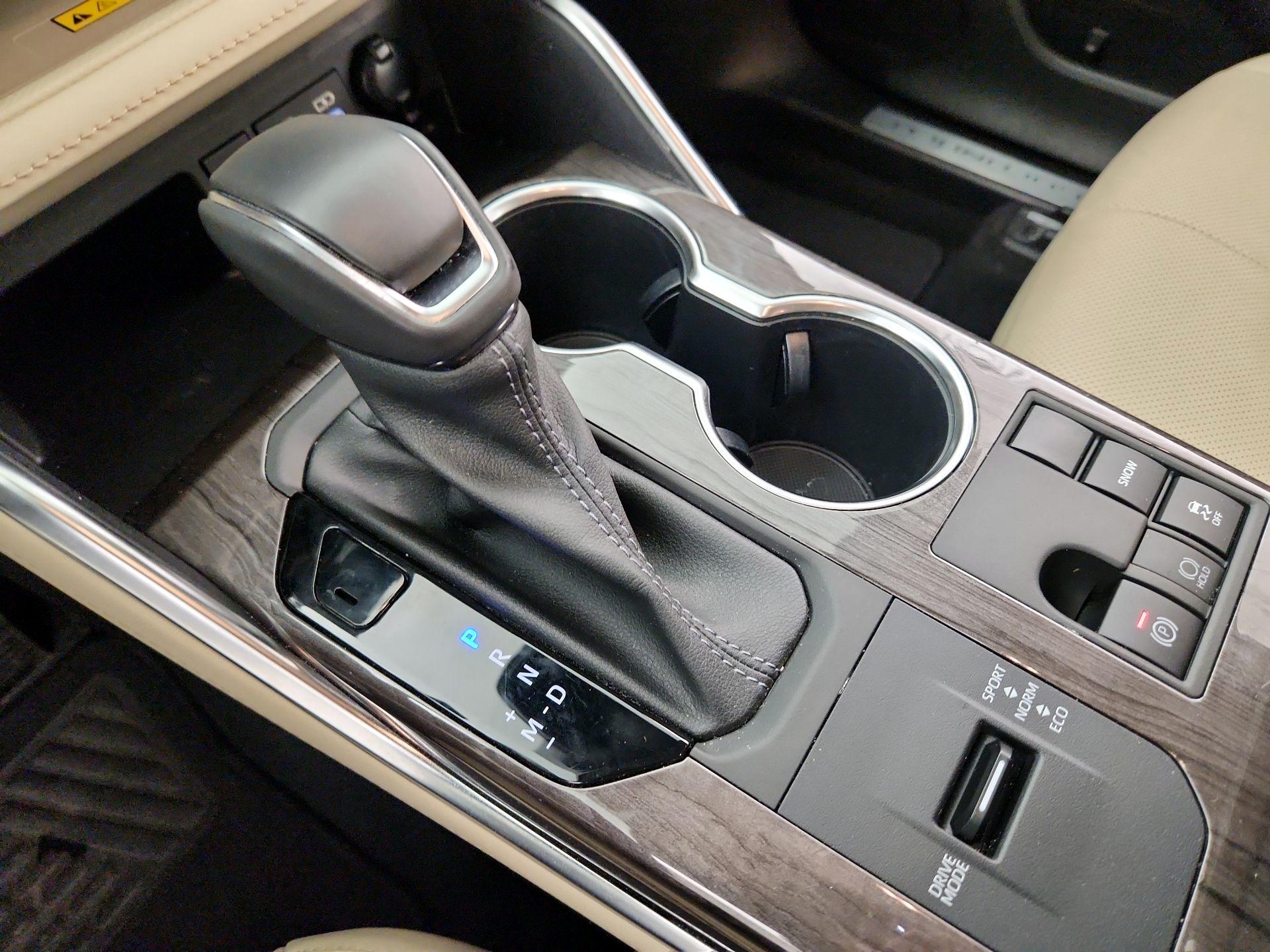 Thumbnail: 2023 Toyota Highlander - 18