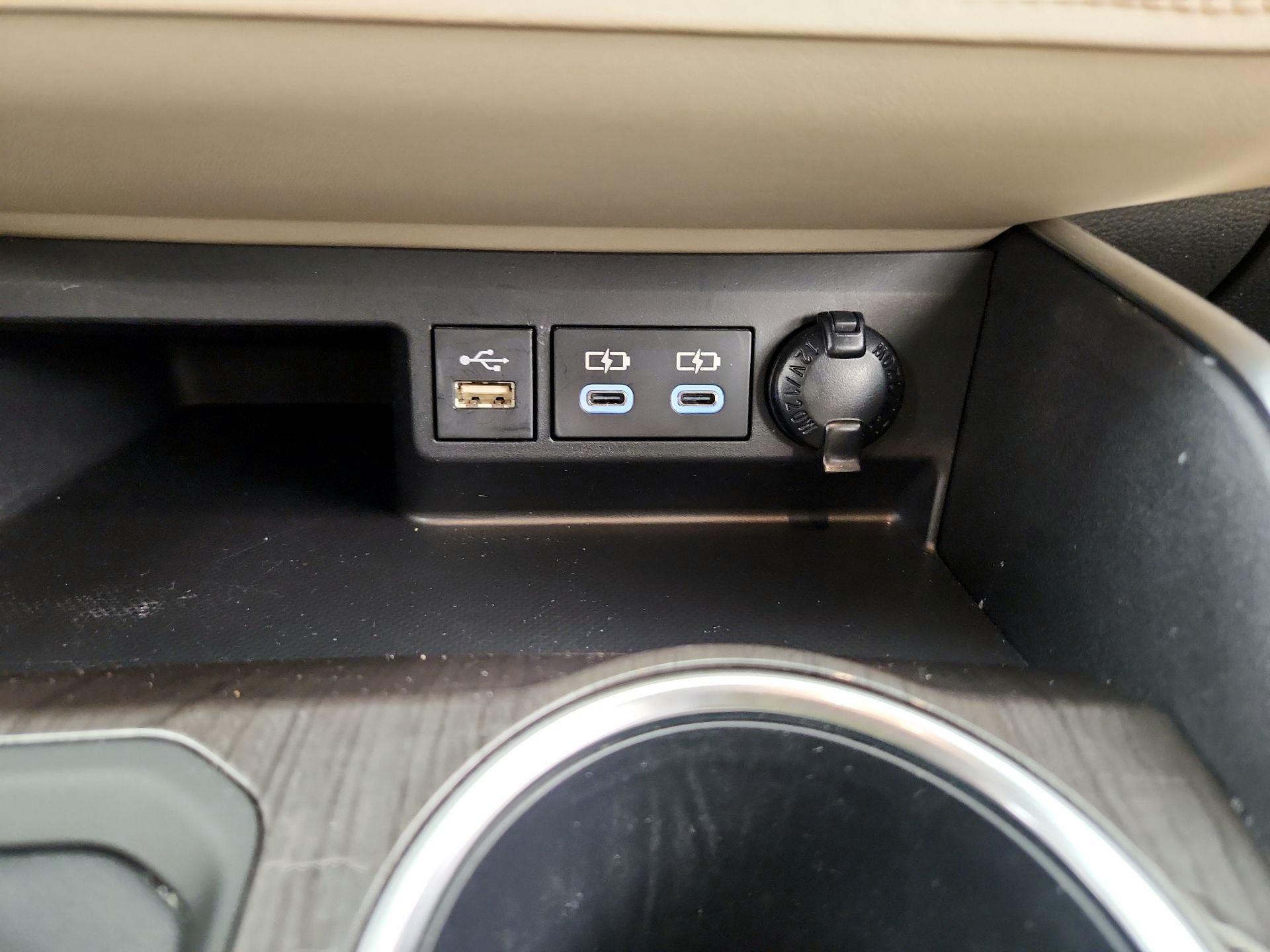 Thumbnail: 2023 Toyota Highlander - 19