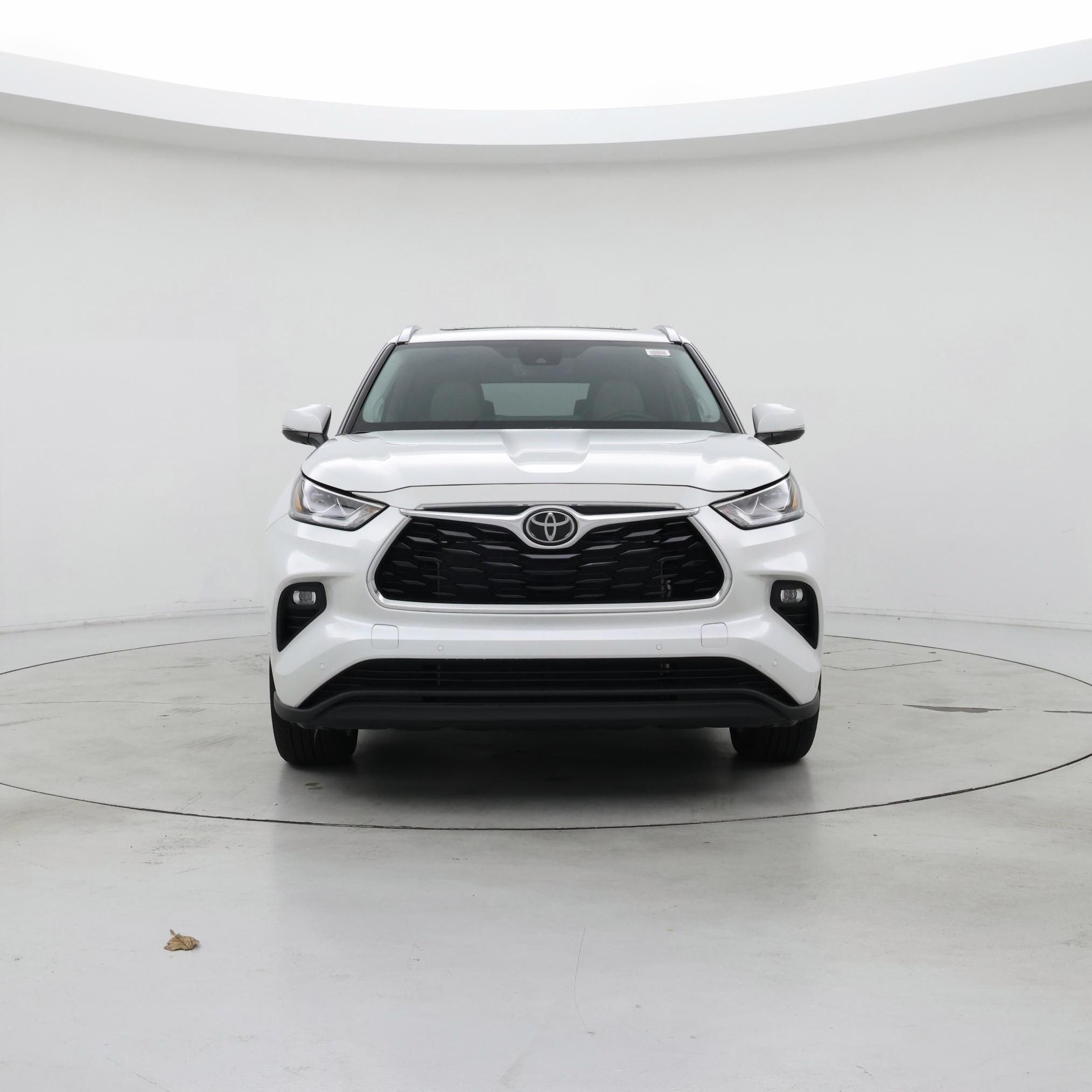 Thumbnail: 2023 Toyota Highlander - 5