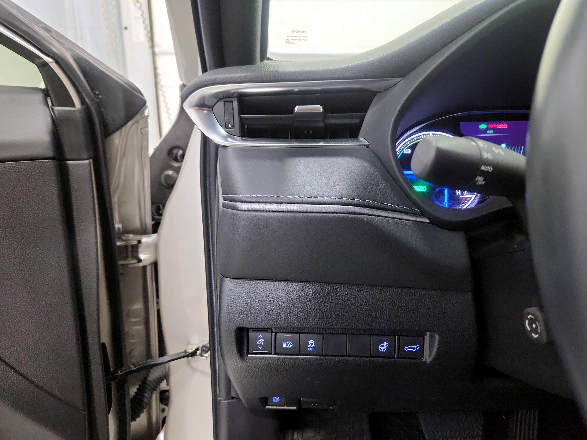 Thumbnail: 2021 Toyota Venza - 13