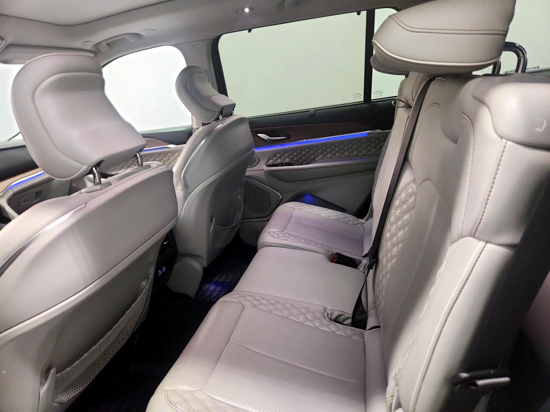 Thumbnail: 2022 Jeep Grand Cherokee L - 19