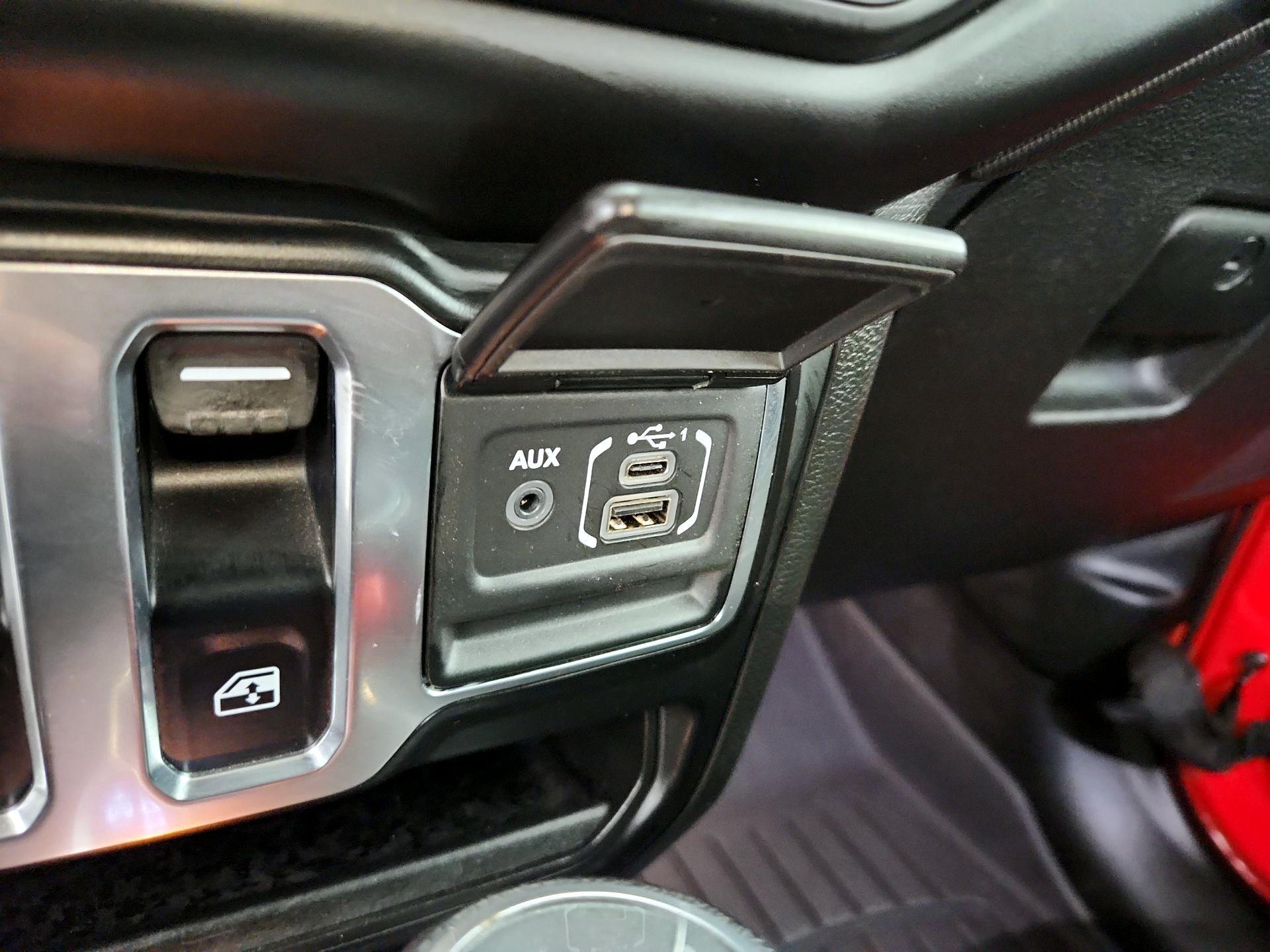 Thumbnail: 2021 Jeep Wrangler - 18