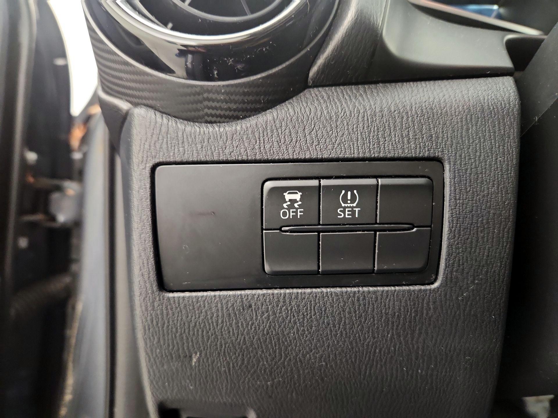 Thumbnail: 2018 Toyota Yaris iA - 13