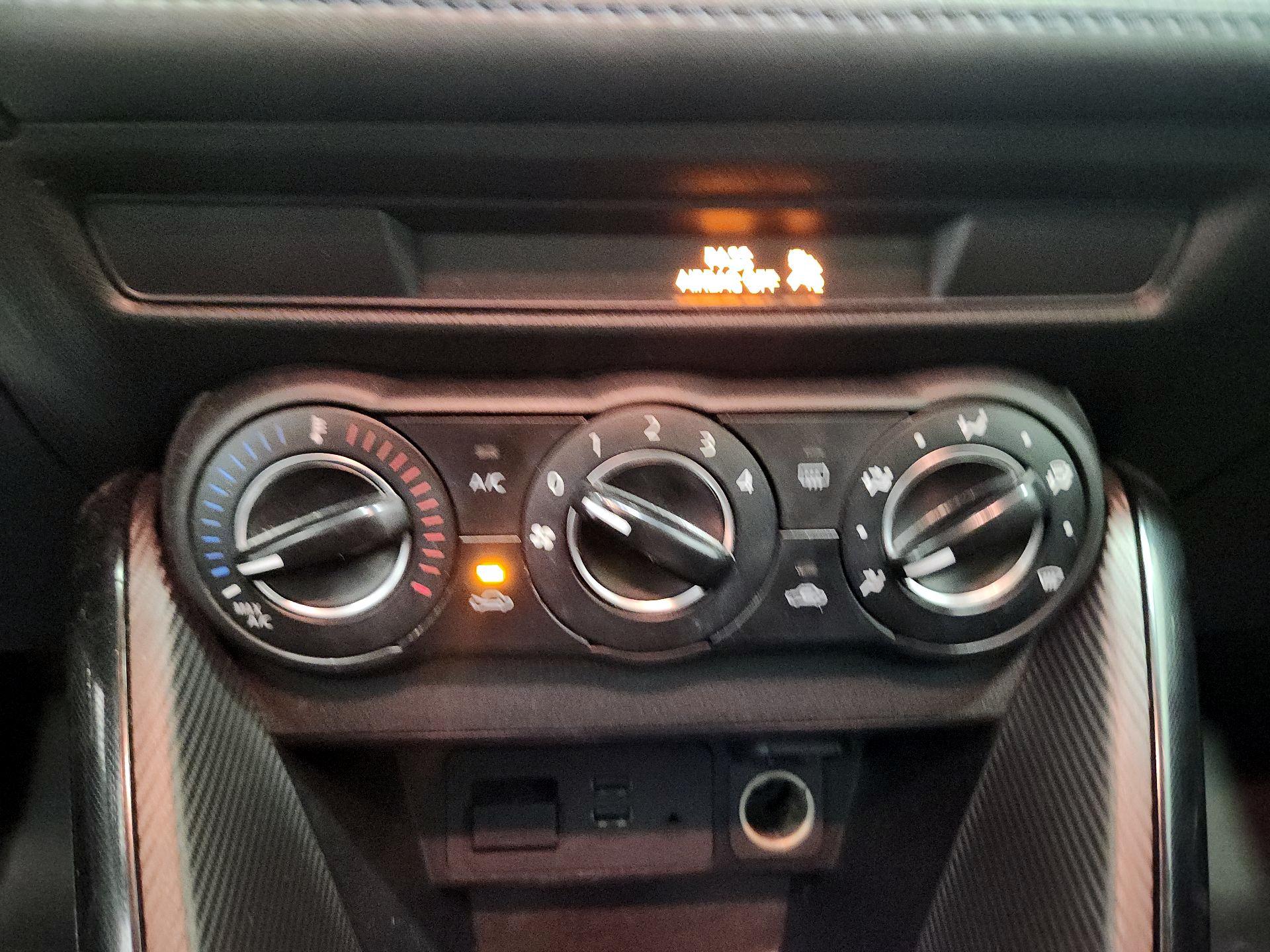 Thumbnail: 2018 Toyota Yaris iA - 16