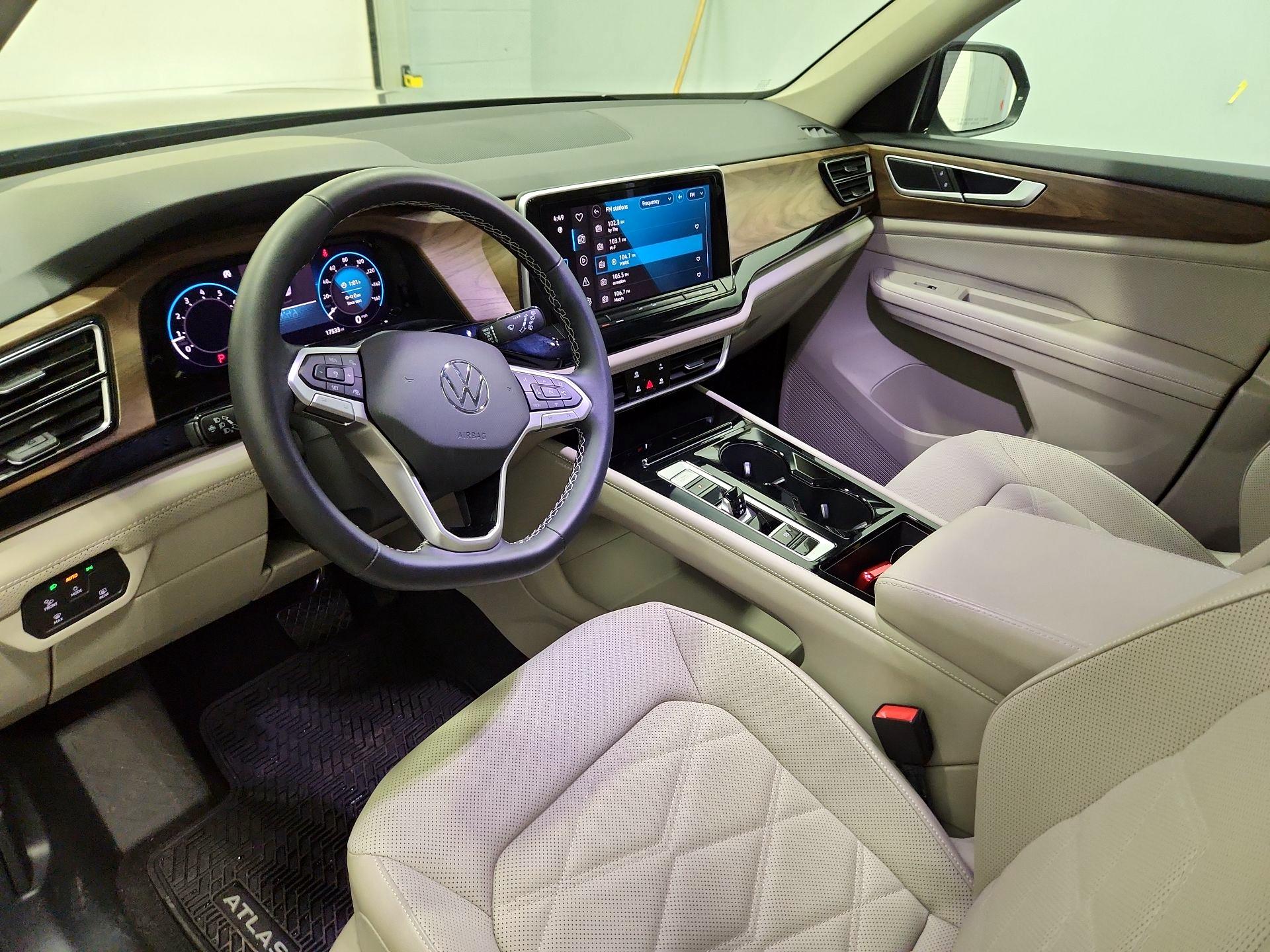 Thumbnail: 2024 Volkswagen Atlas - 11