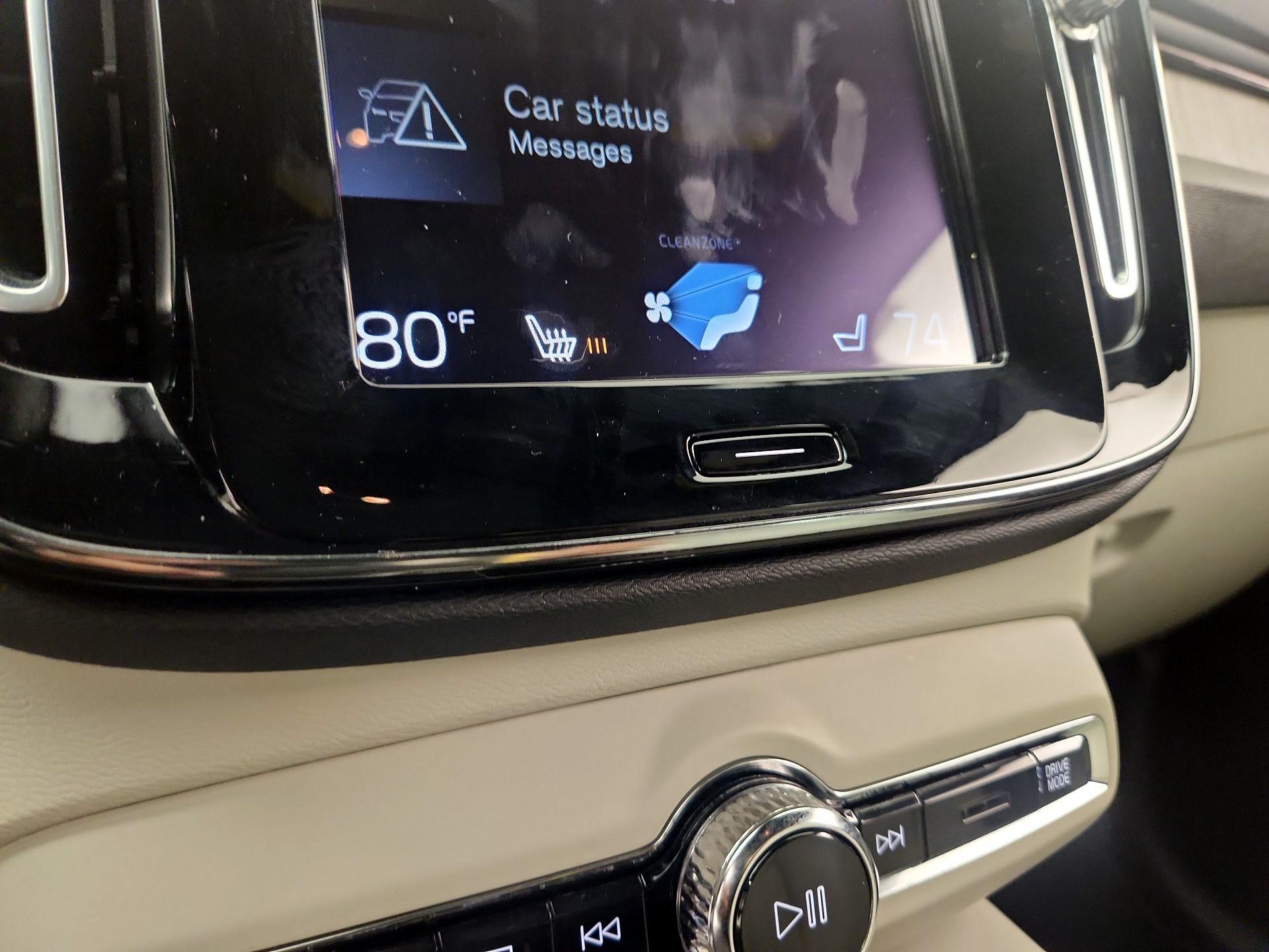 Thumbnail: 2019 Volvo XC40 - 14