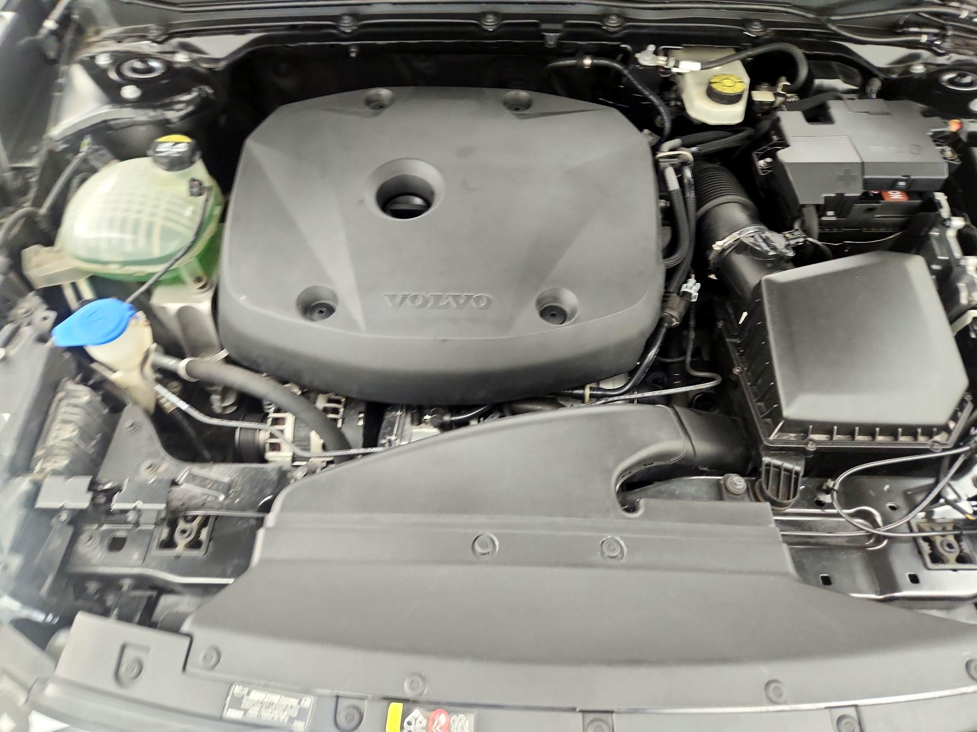 Thumbnail: 2019 Volvo XC40 - 19