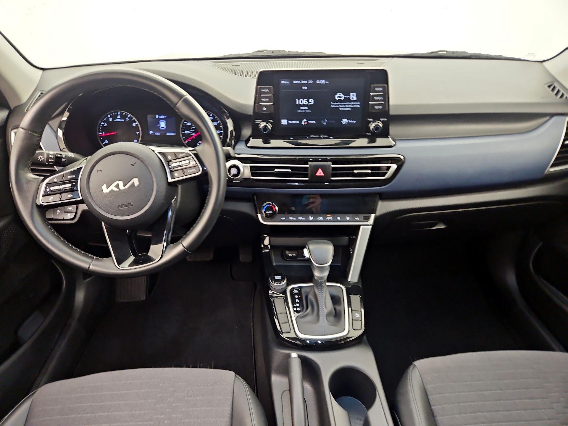 Thumbnail: 2023 Kia Seltos - 9