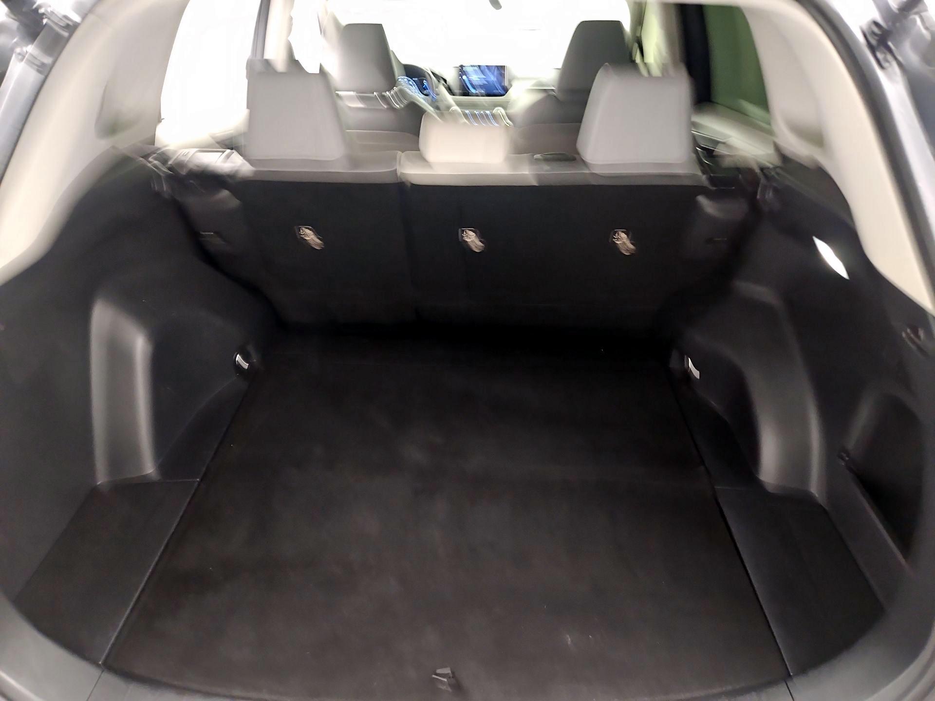 Thumbnail: 2023 Toyota RAV4 - 20