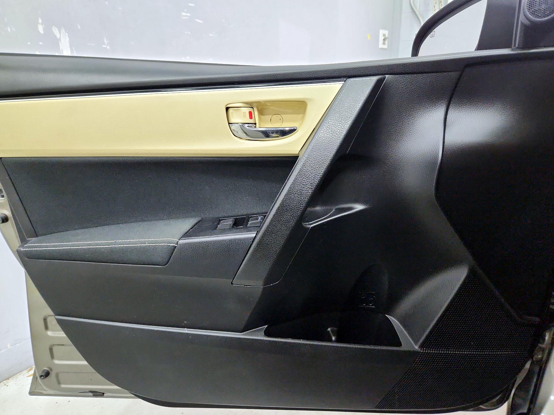 Thumbnail: 2017 Toyota Corolla - 12