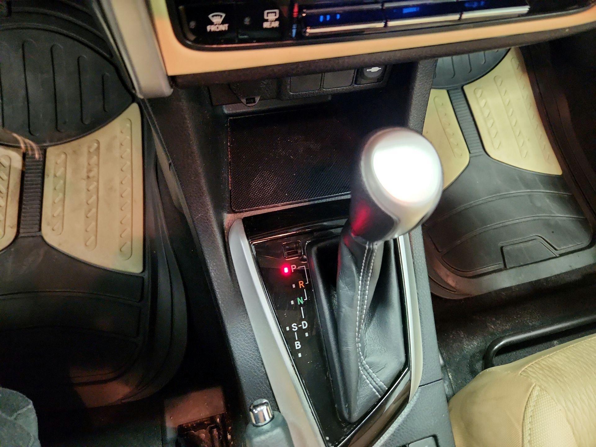 Thumbnail: 2017 Toyota Corolla - 17