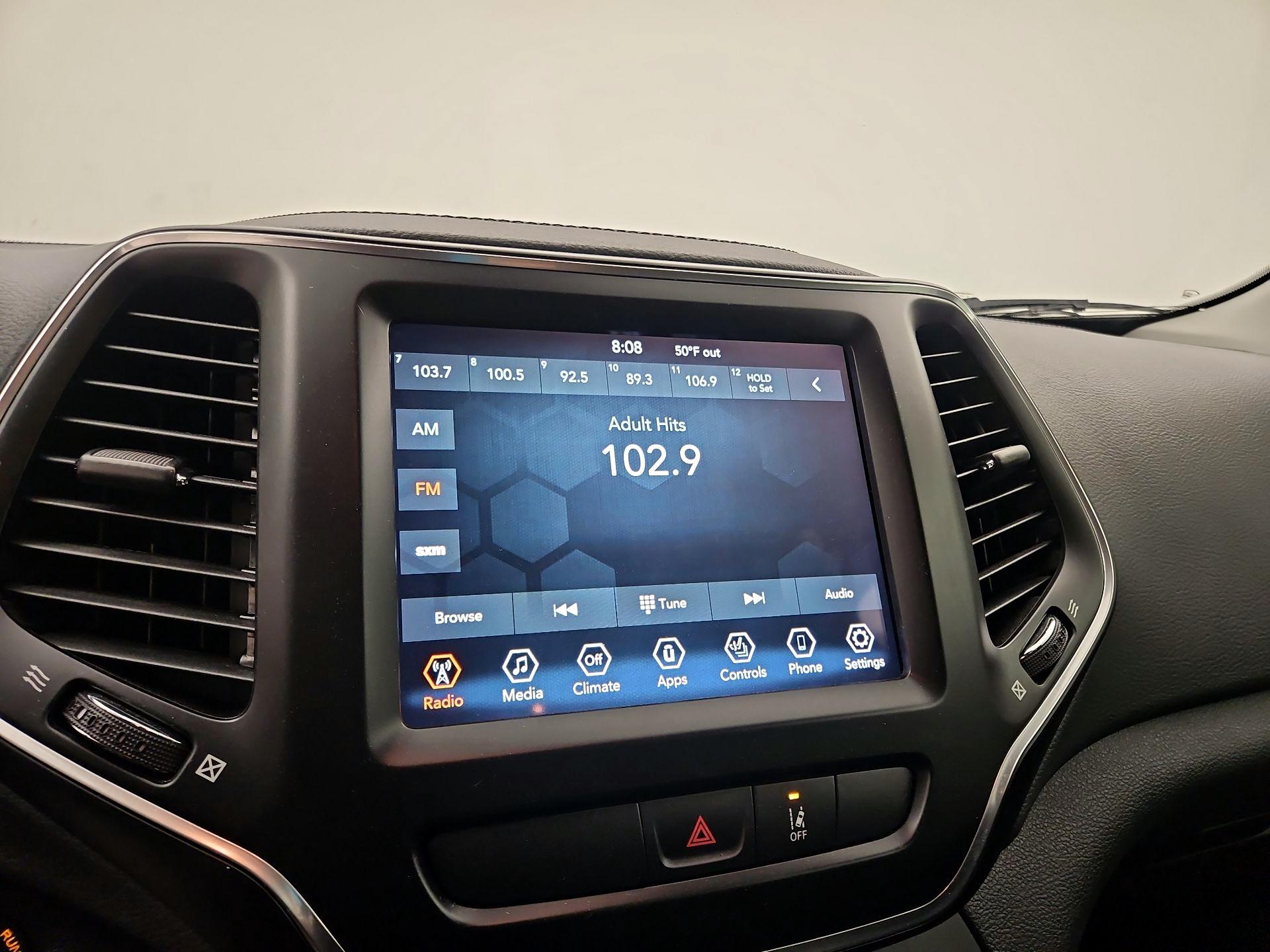 Thumbnail: 2022 Jeep Cherokee - 15