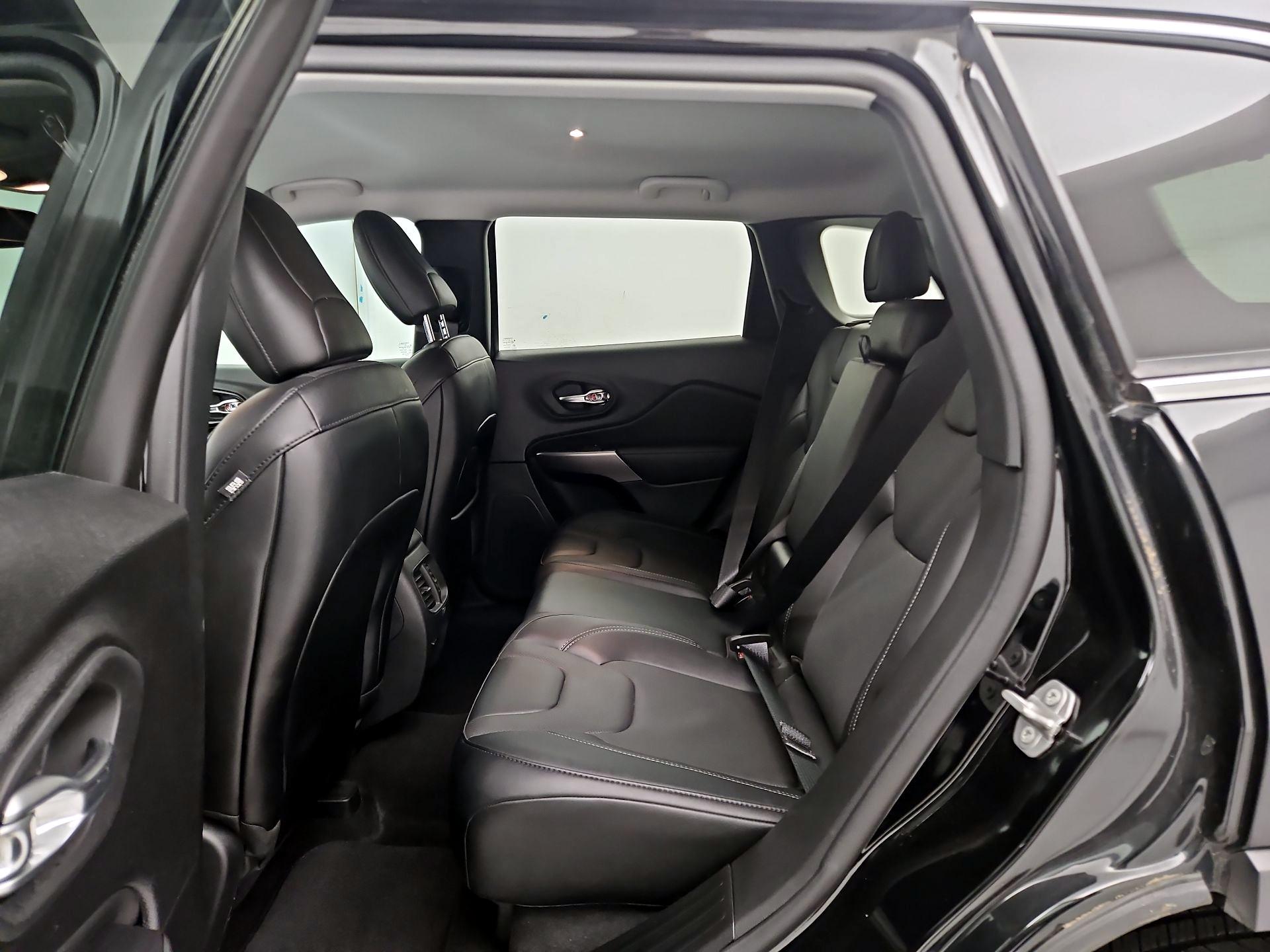 Thumbnail: 2022 Jeep Cherokee - 19