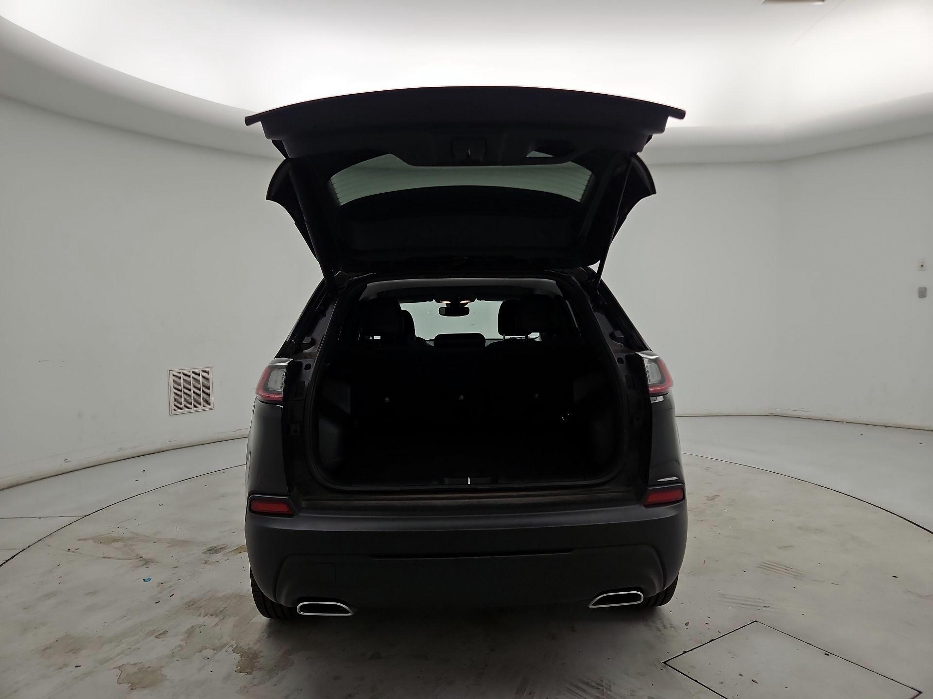 Thumbnail: 2022 Jeep Cherokee - 20