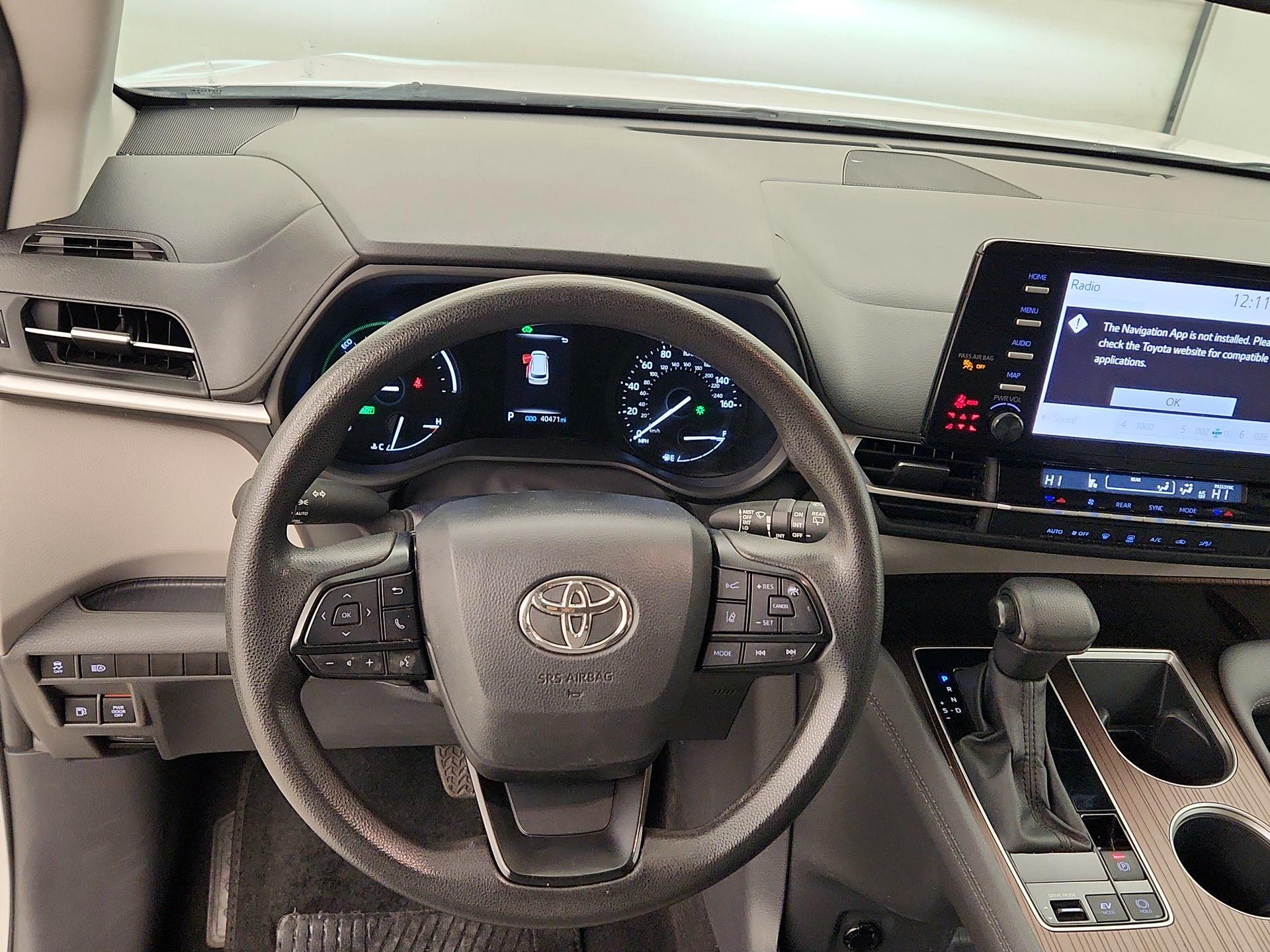 Thumbnail: 2024 Toyota Sienna - 10