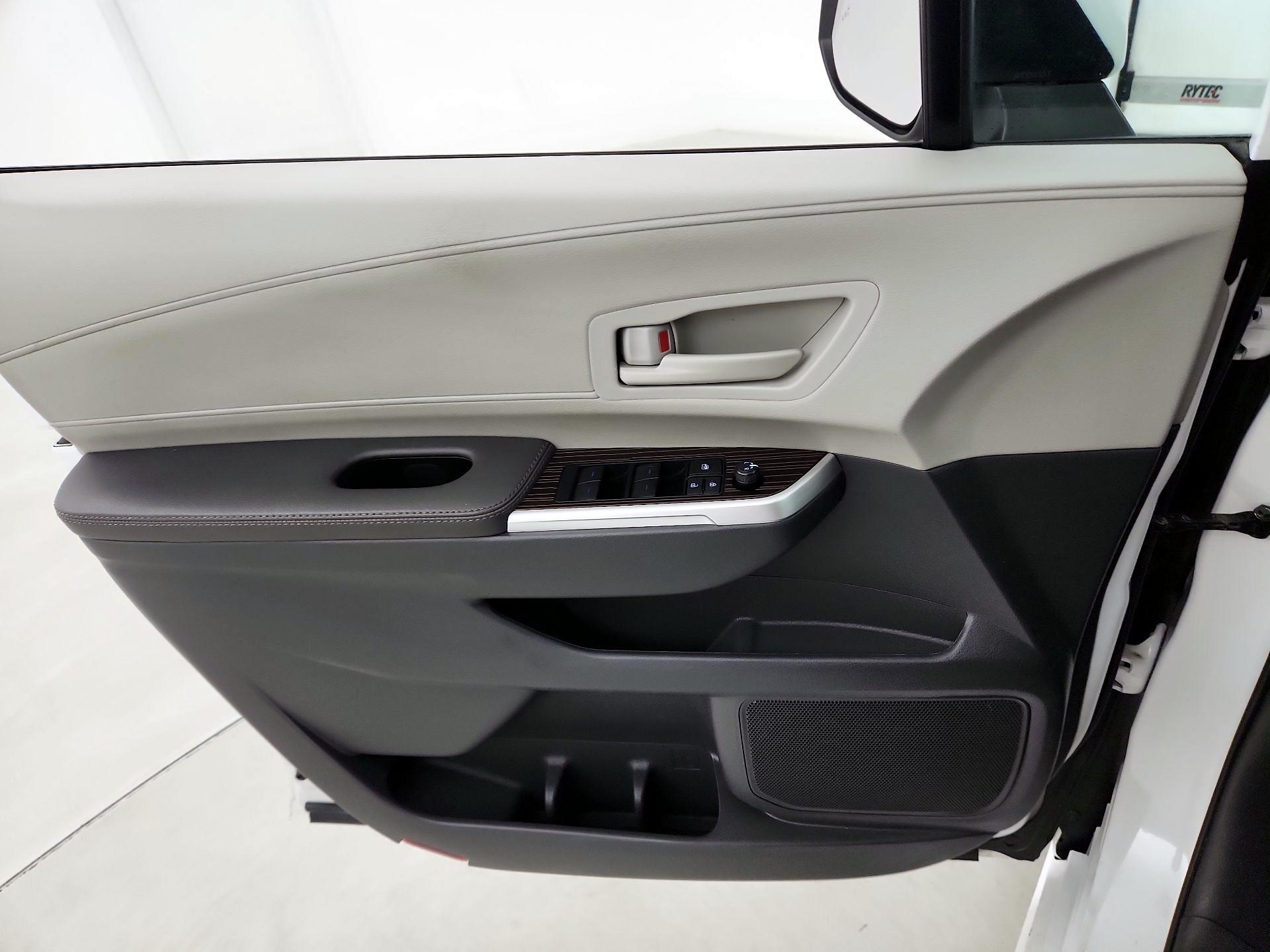 Thumbnail: 2024 Toyota Sienna - 12