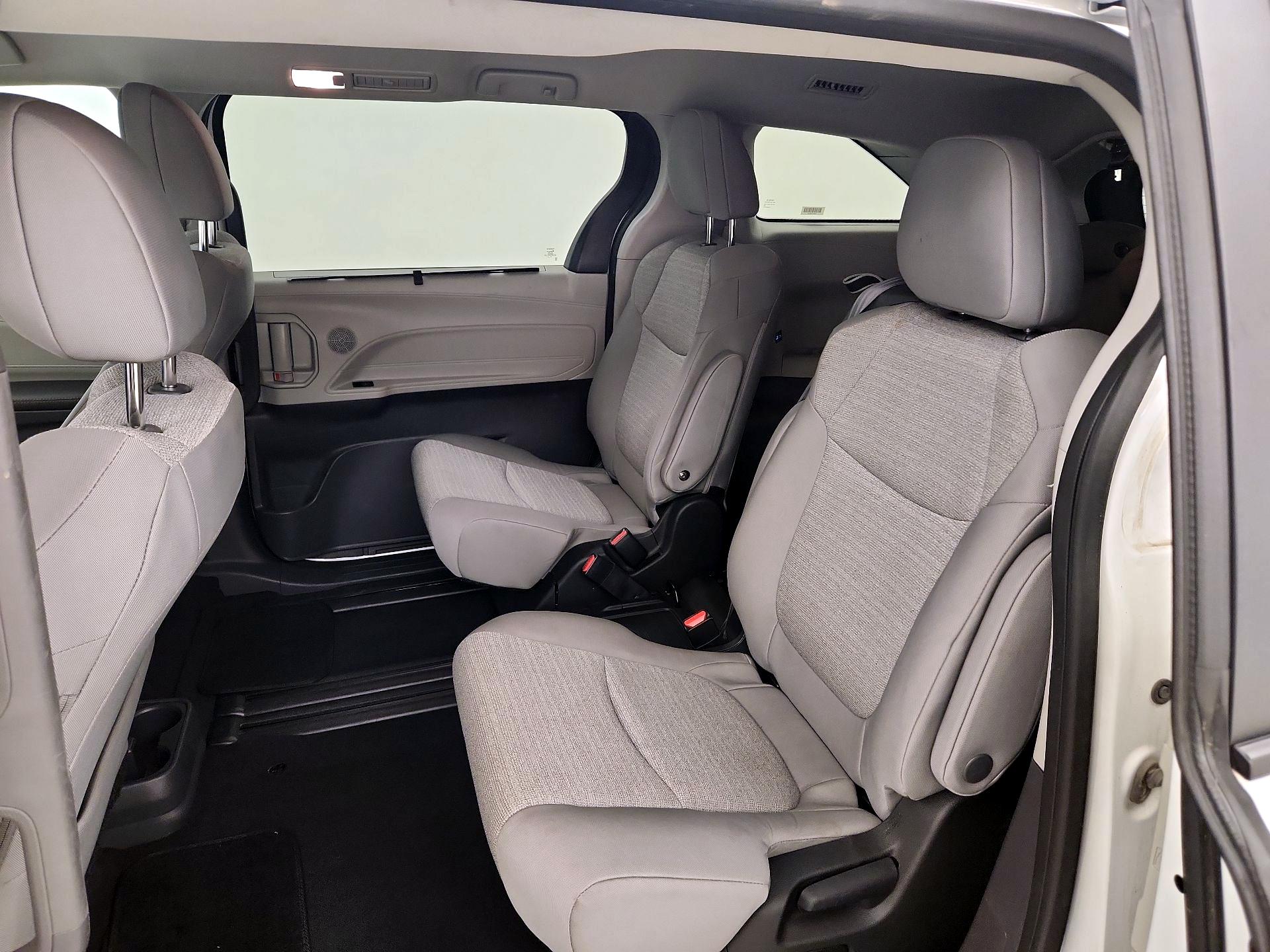 Thumbnail: 2024 Toyota Sienna - 19