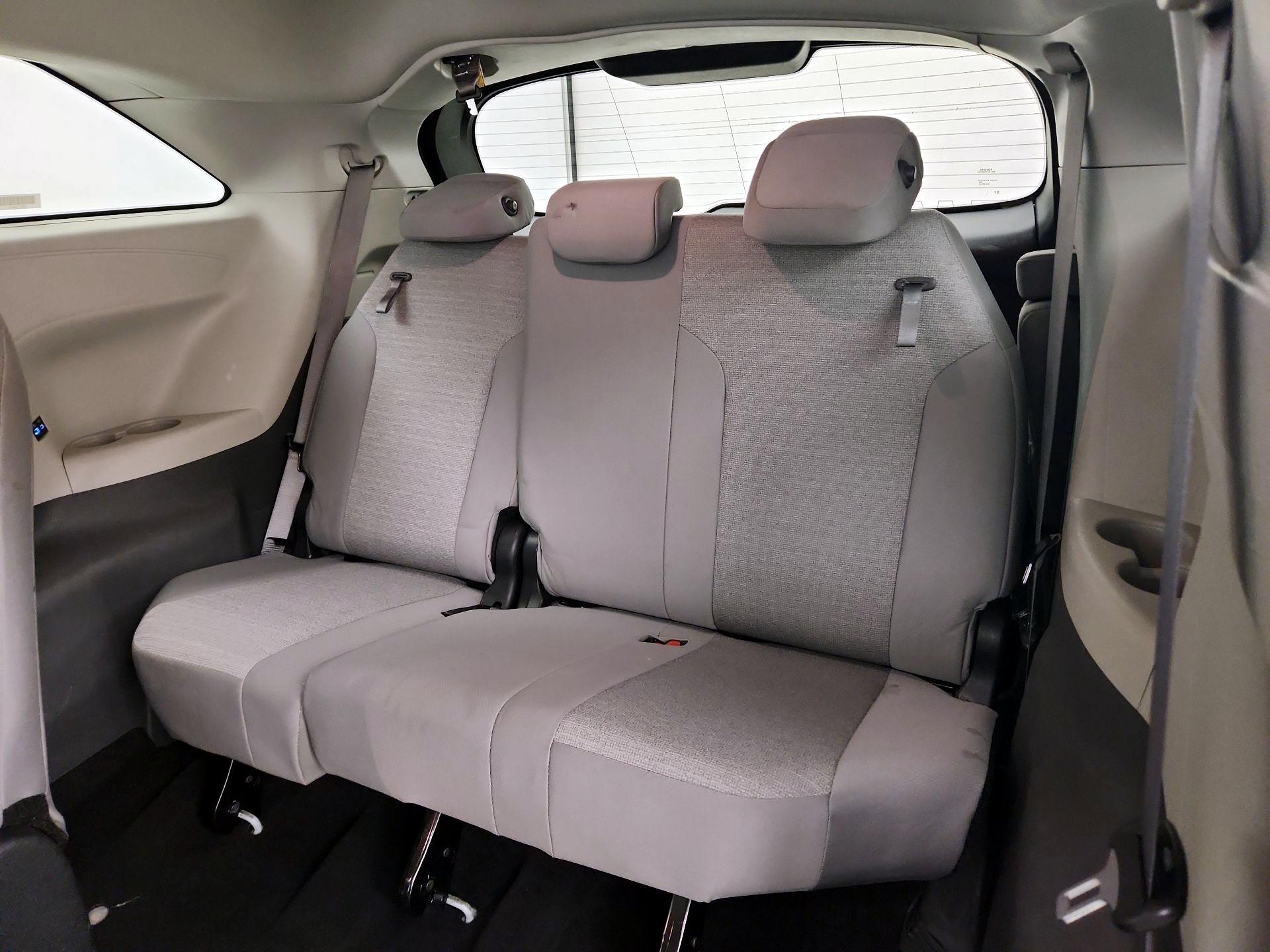 Thumbnail: 2024 Toyota Sienna - 20