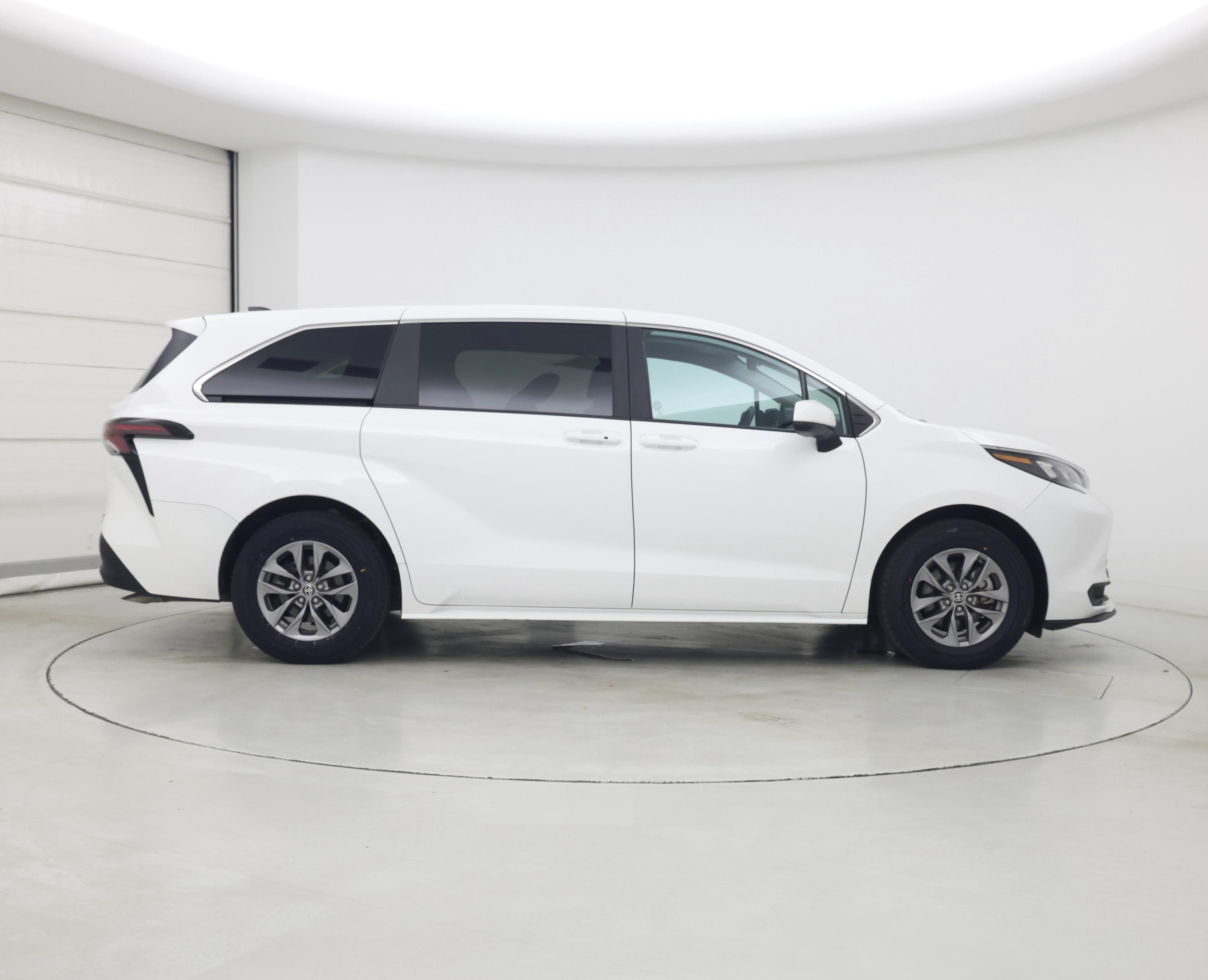 Thumbnail: 2024 Toyota Sienna - 7