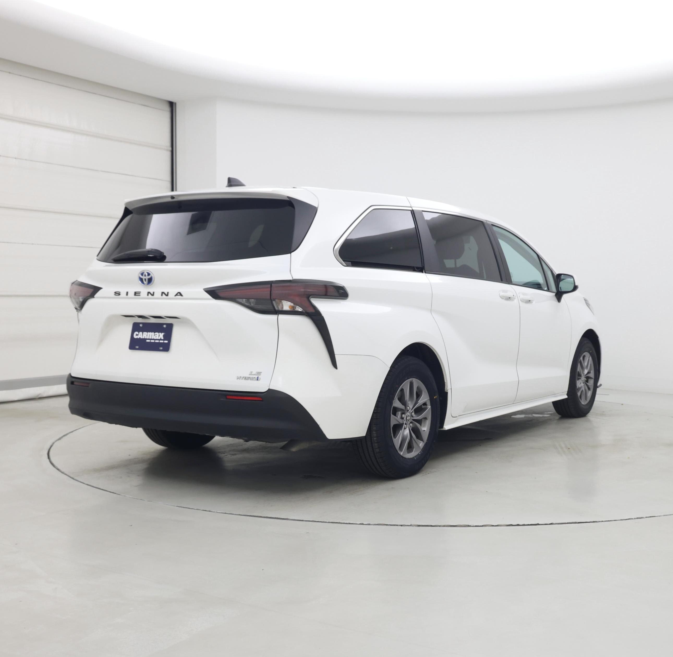 Thumbnail: 2024 Toyota Sienna - 8
