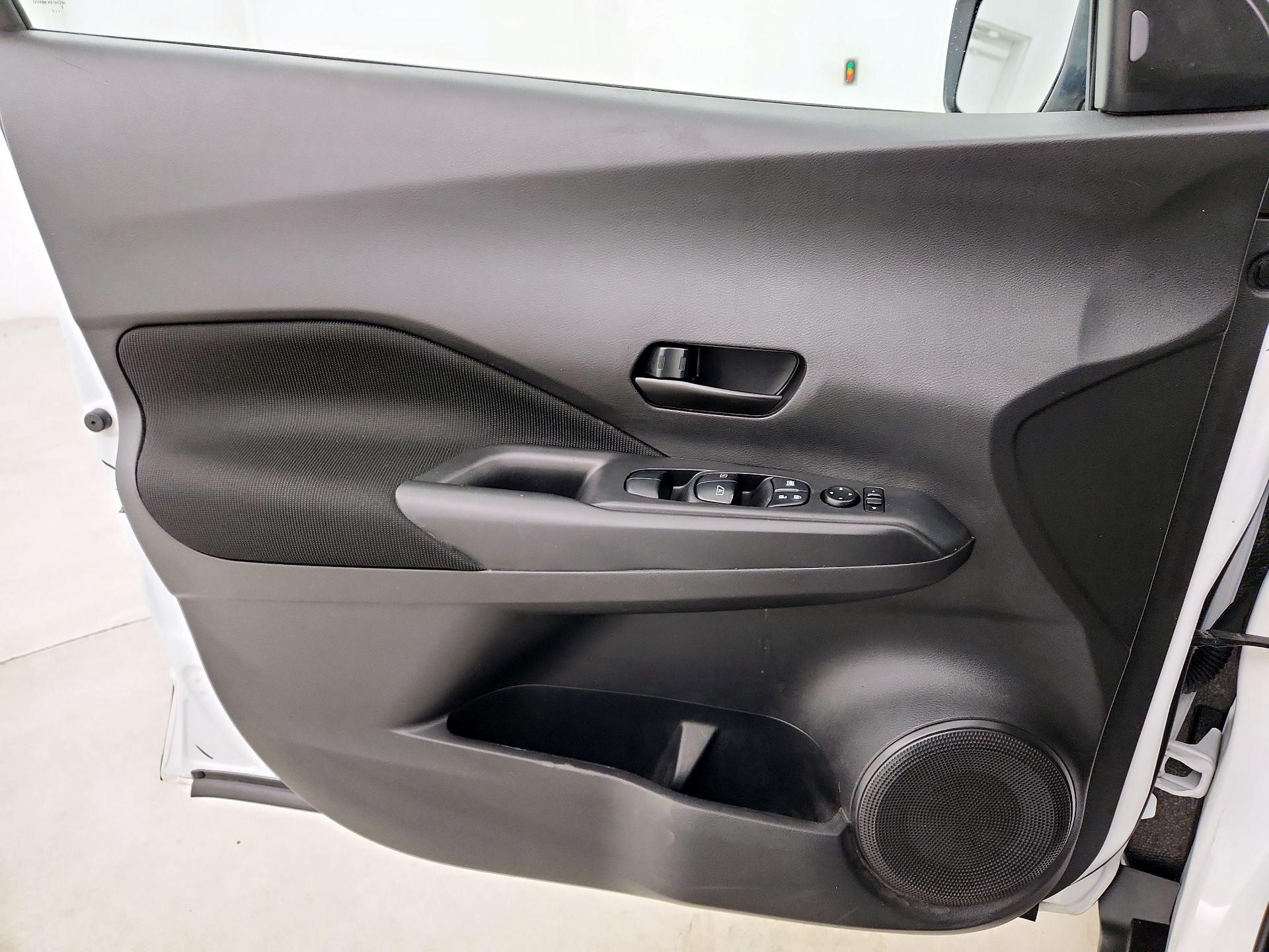 Thumbnail: 2023 Nissan Kicks - 12