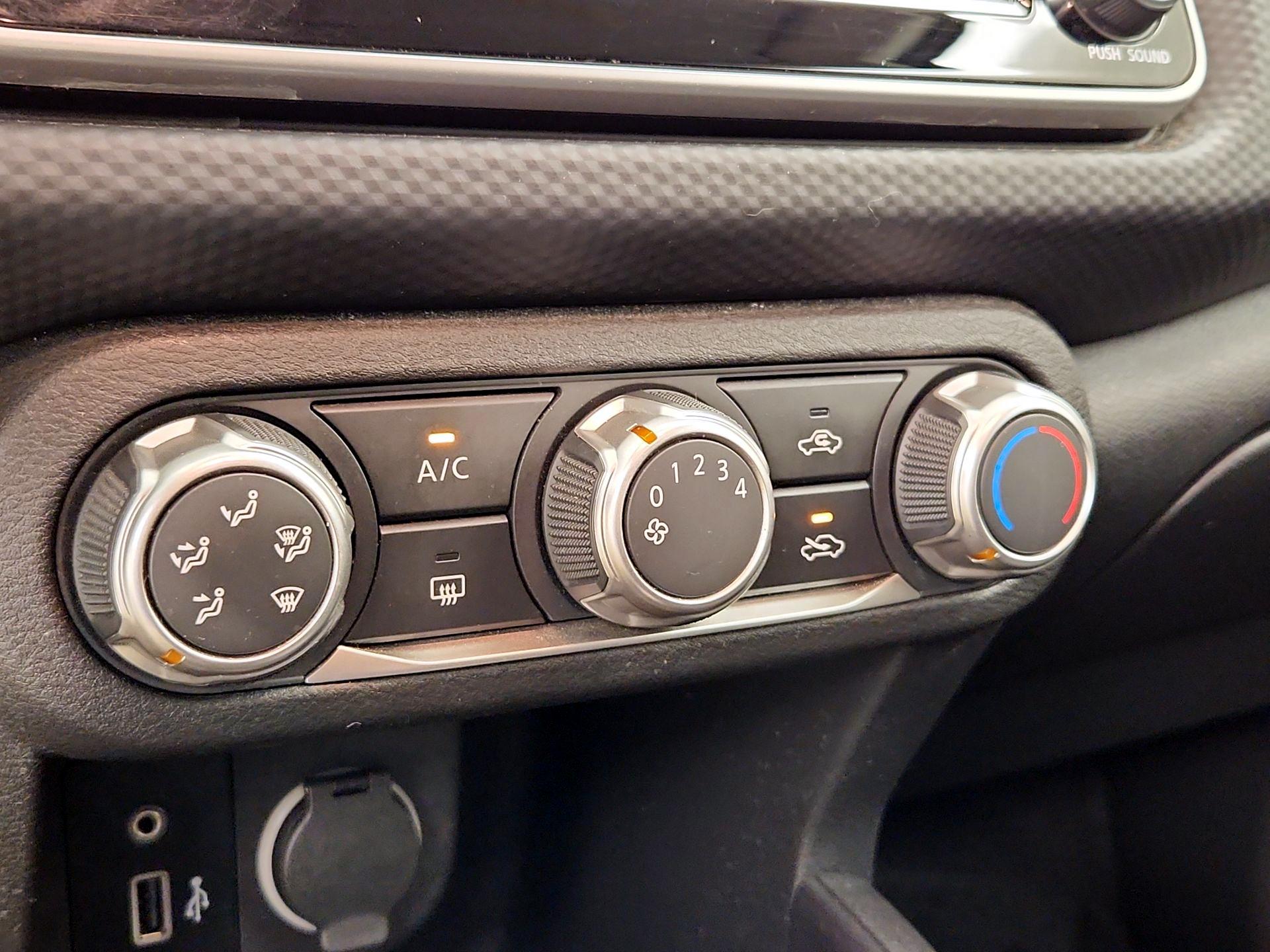 Thumbnail: 2023 Nissan Kicks - 16