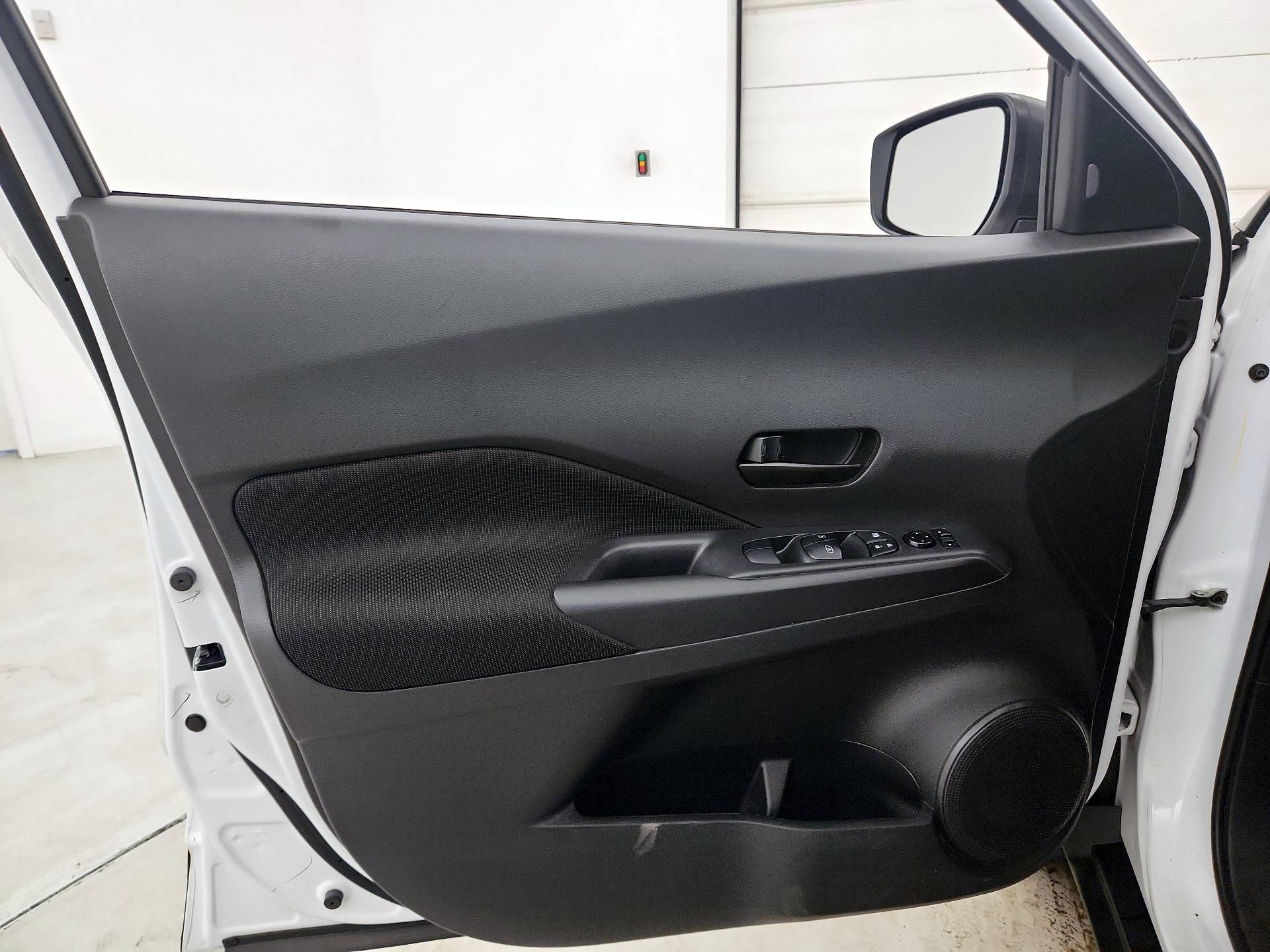 Thumbnail: 2022 Nissan Kicks - 12