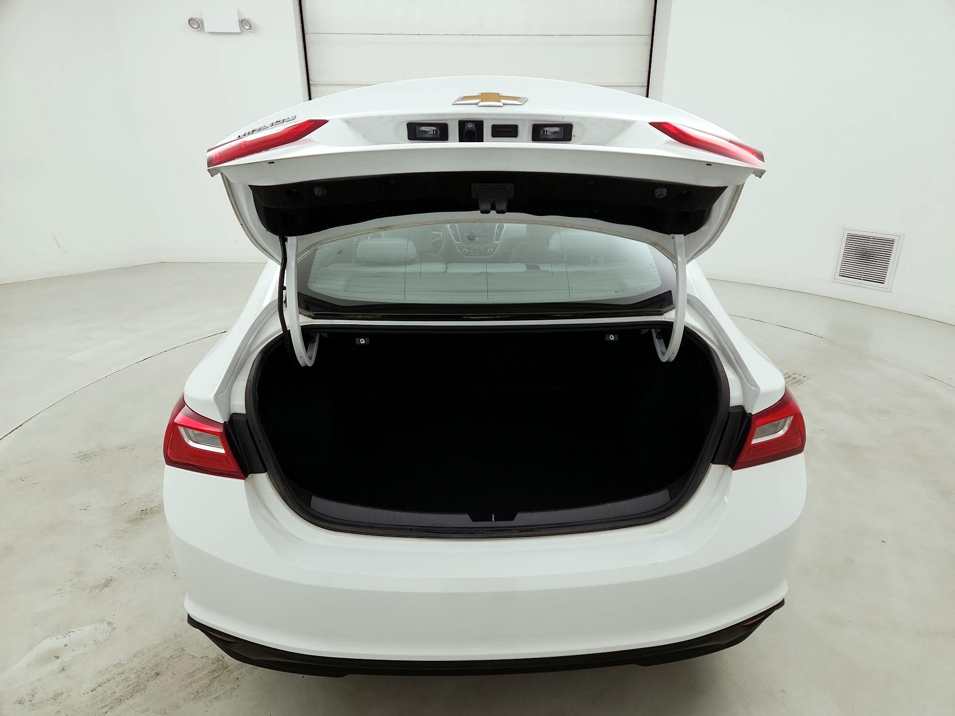 Thumbnail: 2023 Chevrolet Malibu - 20