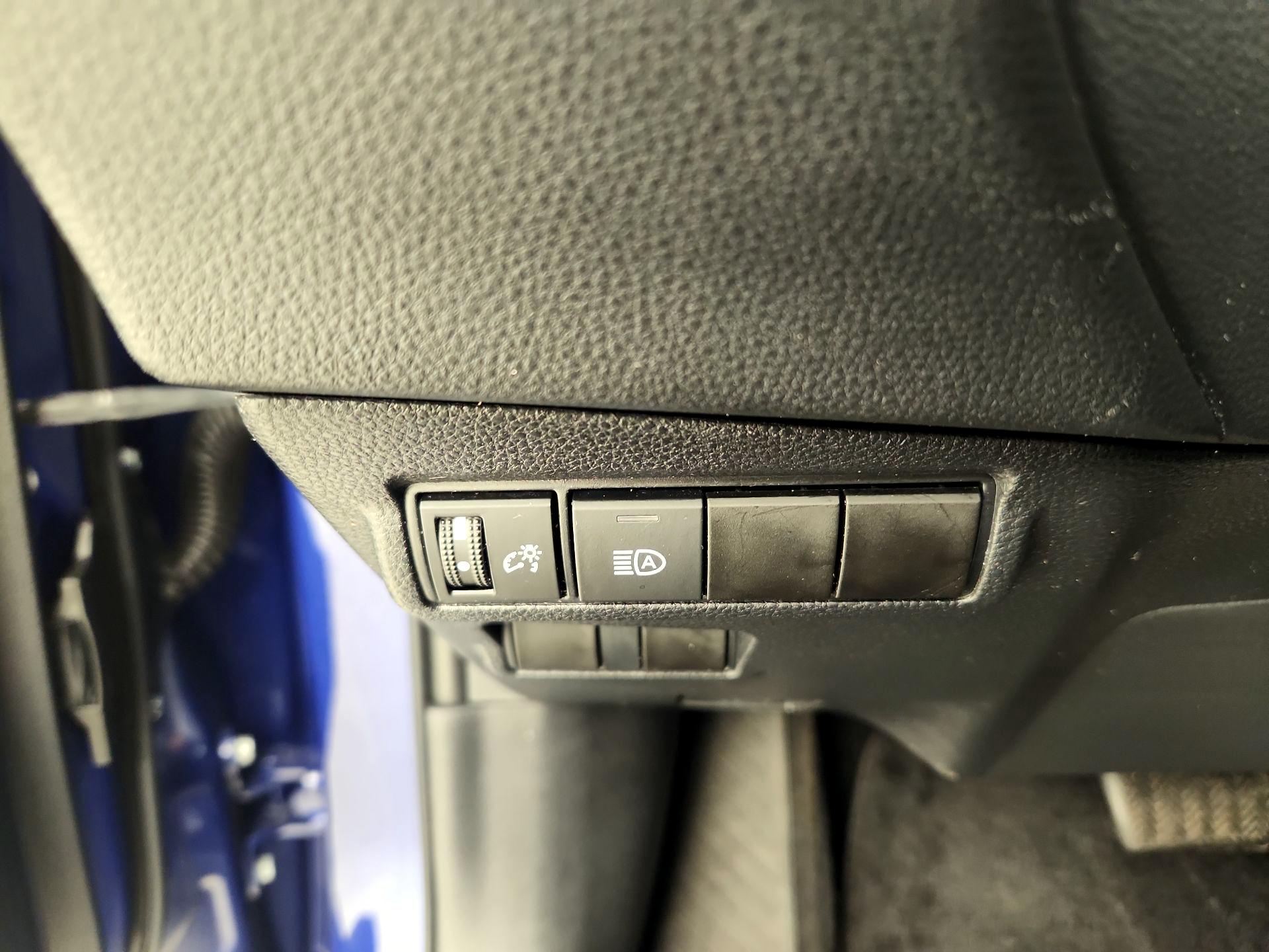 Thumbnail: 2022 Toyota Corolla Cross - 13