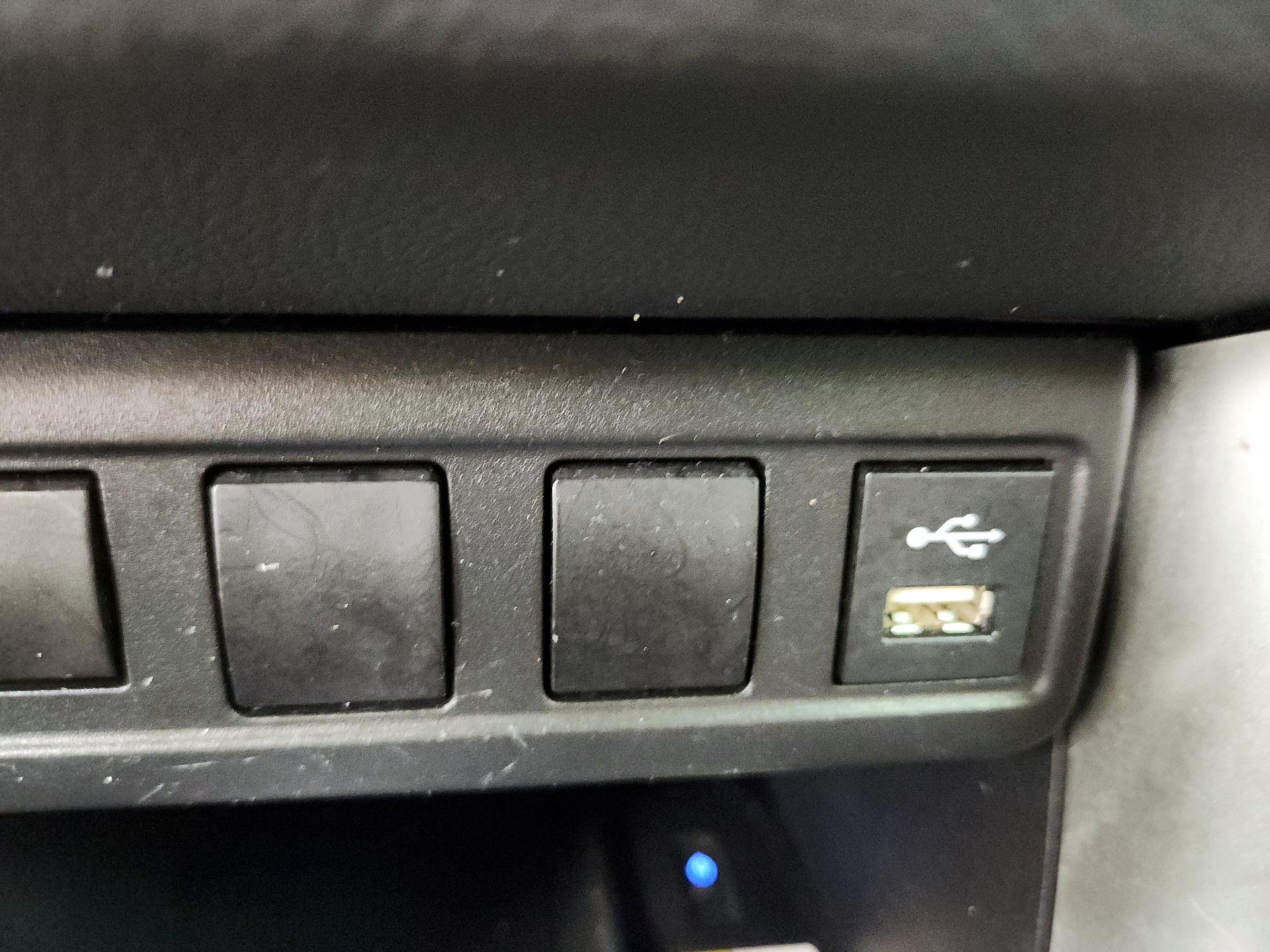 Thumbnail: 2022 Toyota Corolla Cross - 18