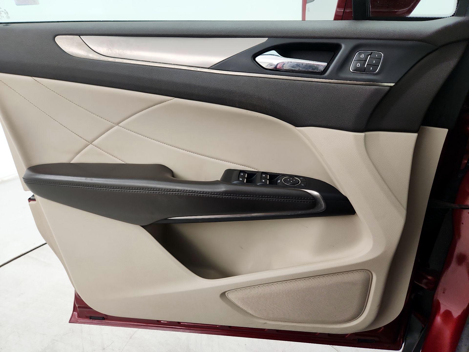 Thumbnail: 2019 Lincoln MKC - 10