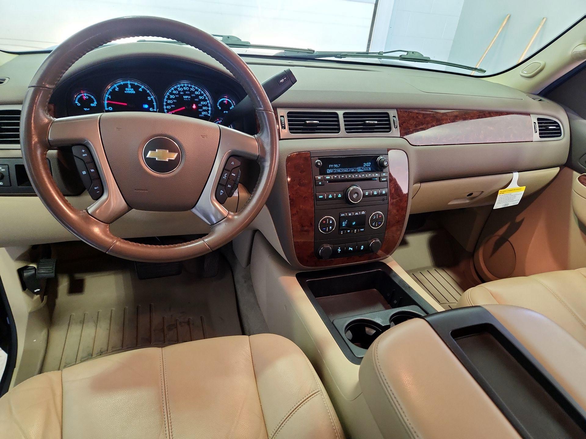 Thumbnail: 2014 Chevrolet Suburban - 9