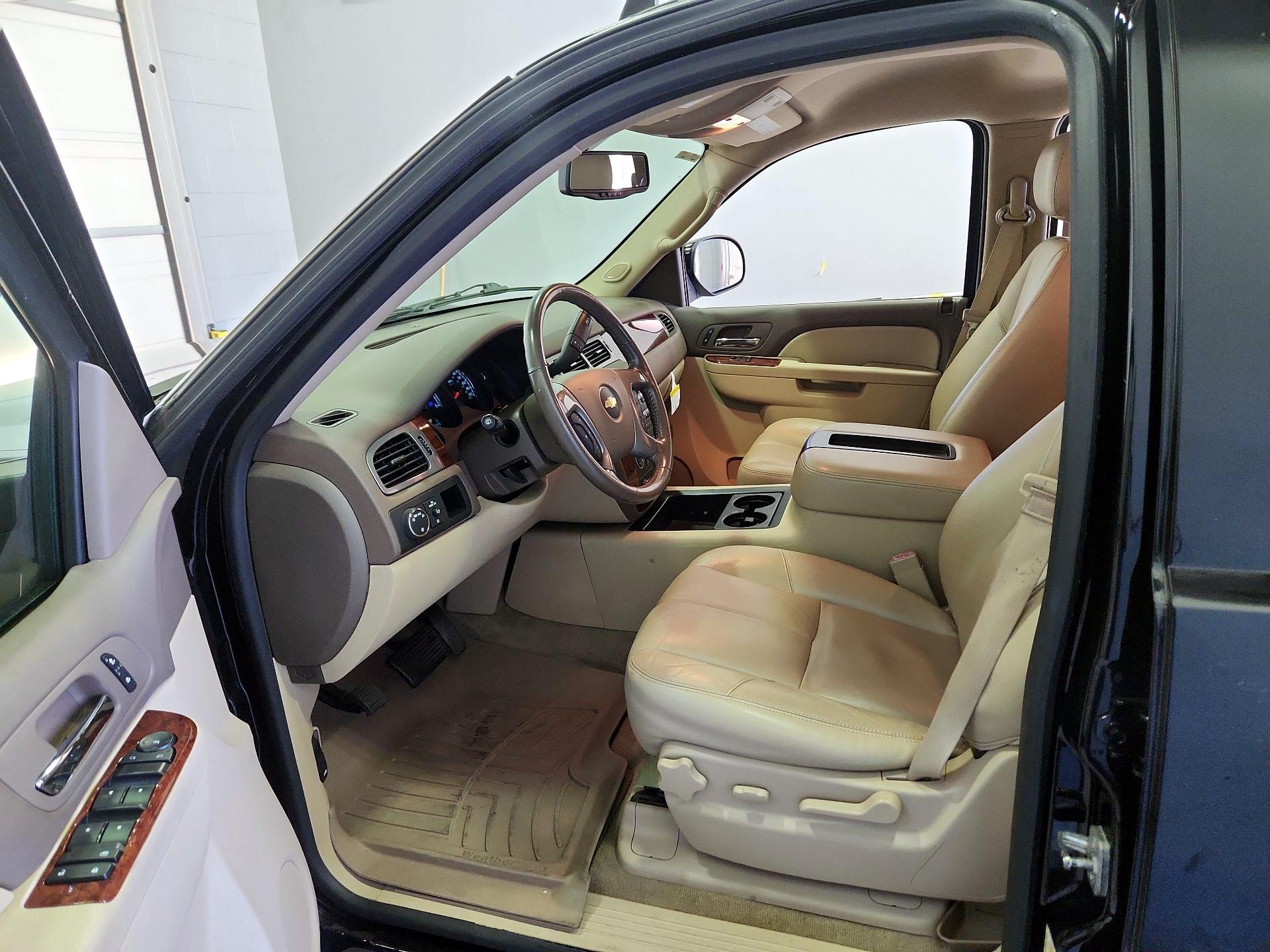 Thumbnail: 2014 Chevrolet Suburban - 11