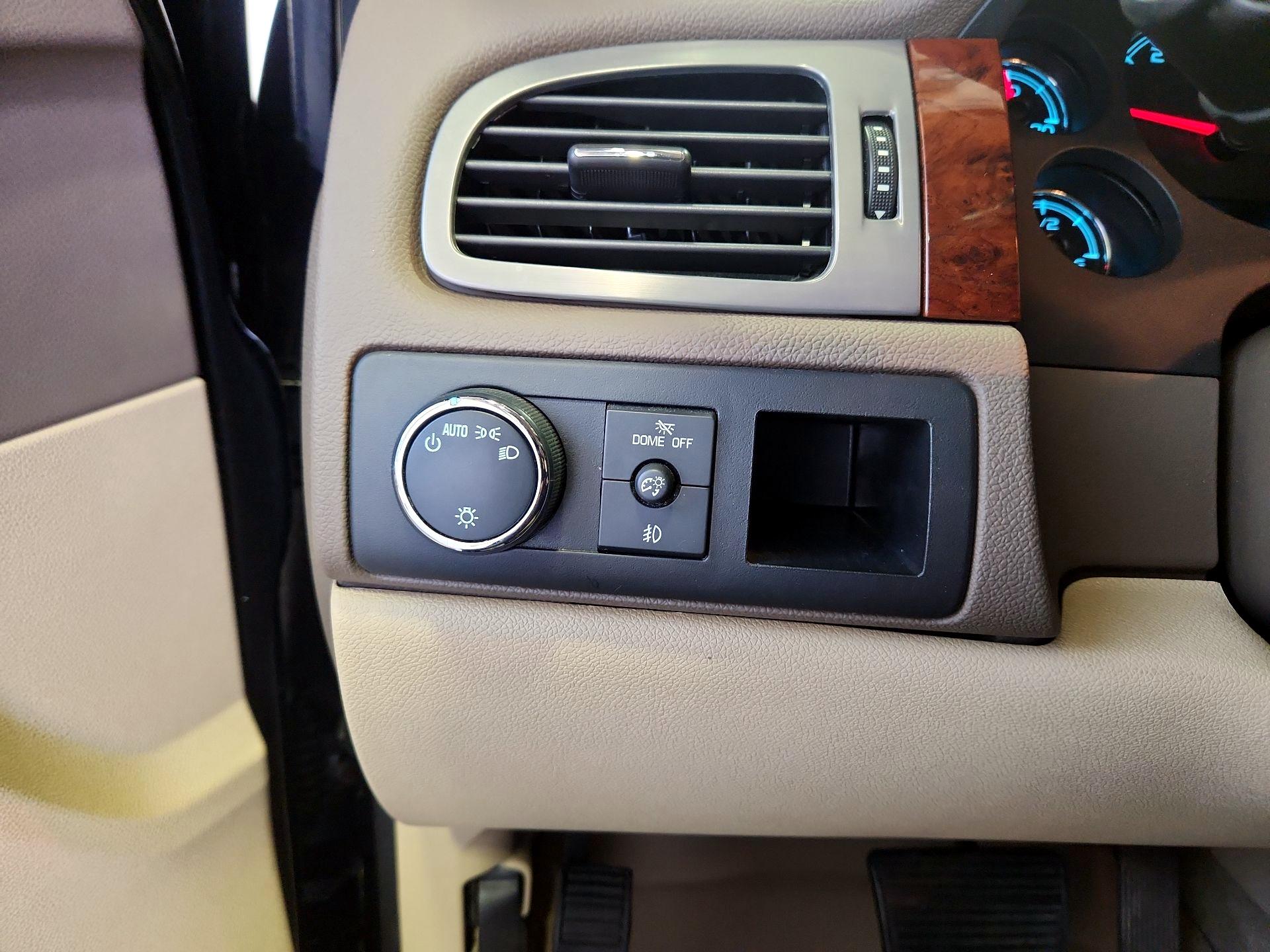 Thumbnail: 2014 Chevrolet Suburban - 13