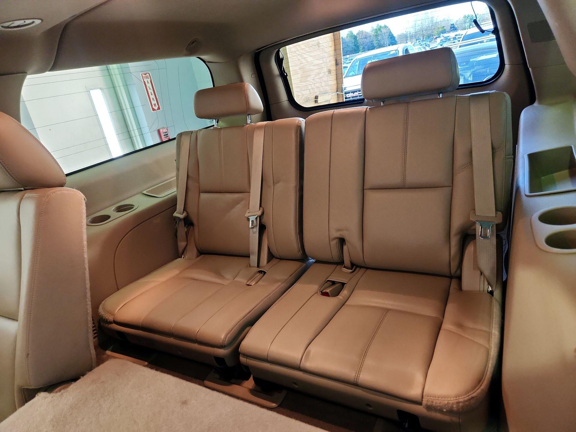 Thumbnail: 2014 Chevrolet Suburban - 18