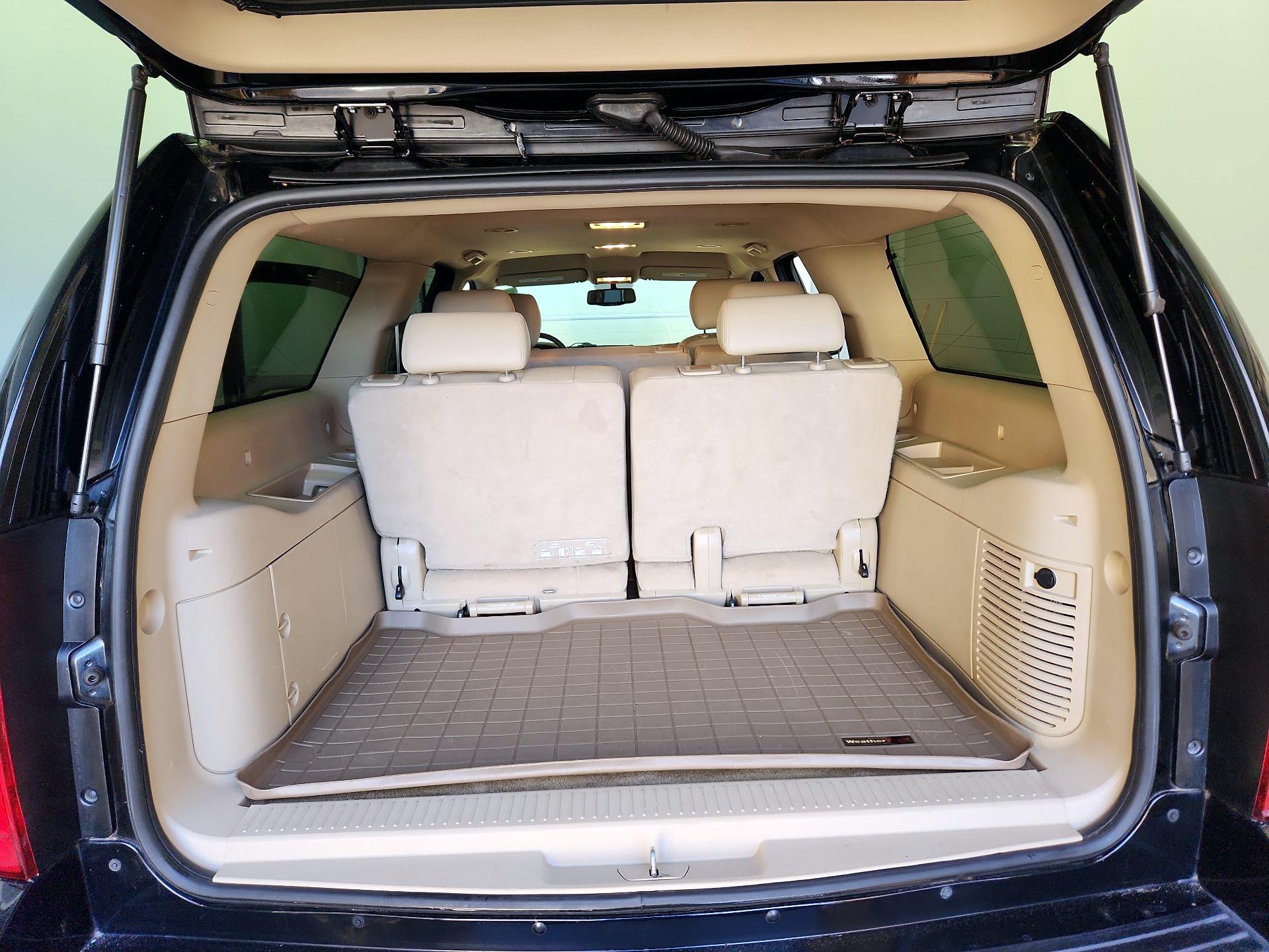 Thumbnail: 2014 Chevrolet Suburban - 19