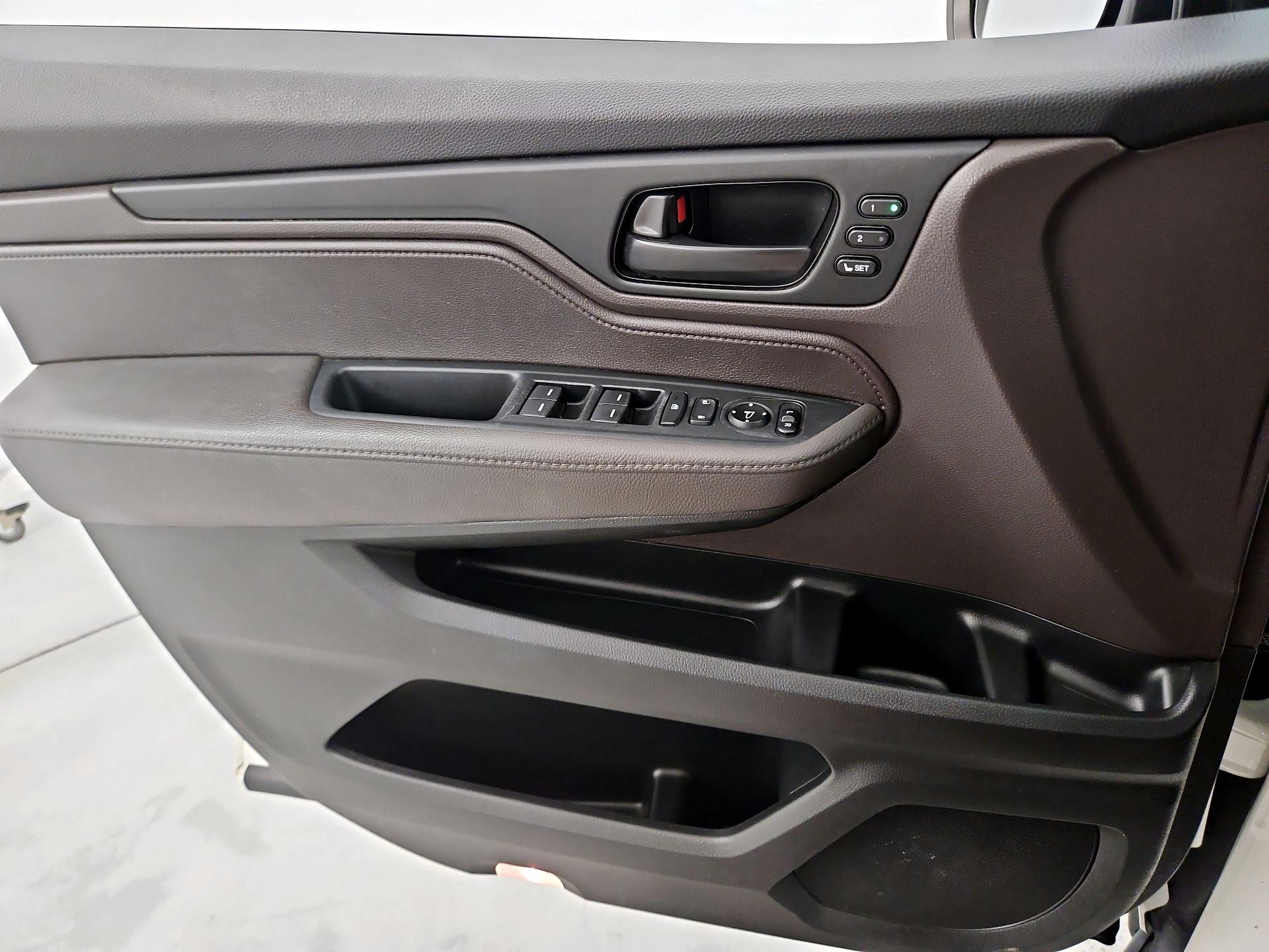 Thumbnail: 2019 Honda Odyssey - 12