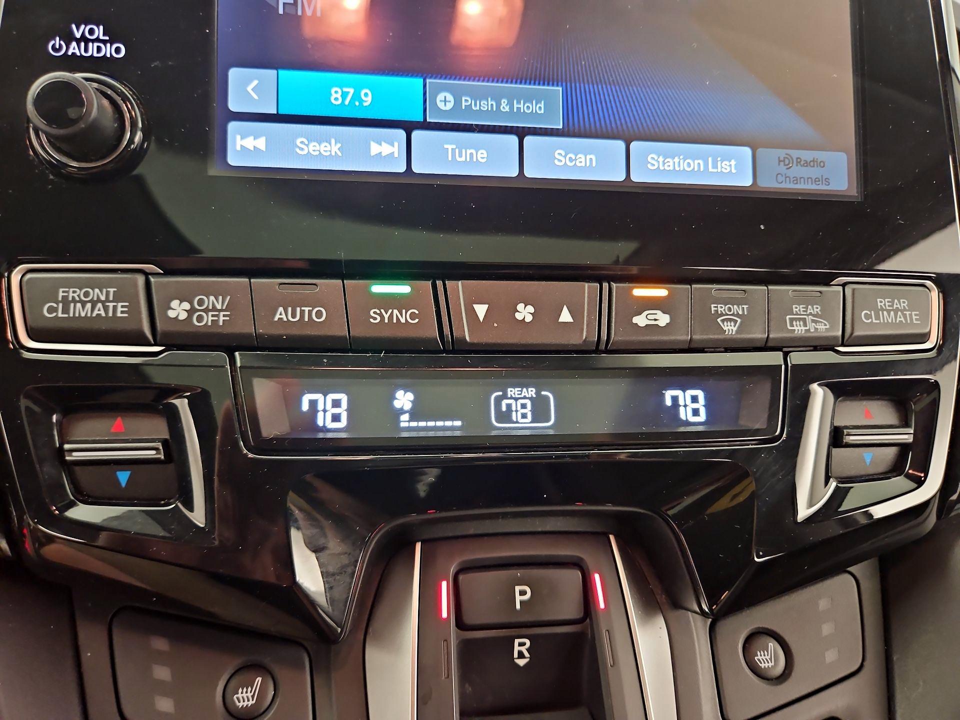 Thumbnail: 2019 Honda Odyssey - 16