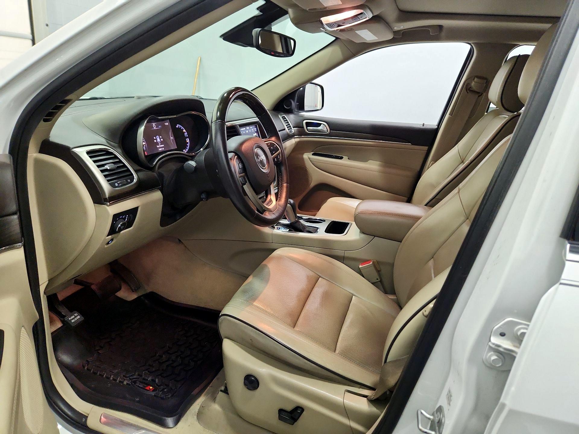 Thumbnail: 2017 Jeep Grand Cherokee - 11