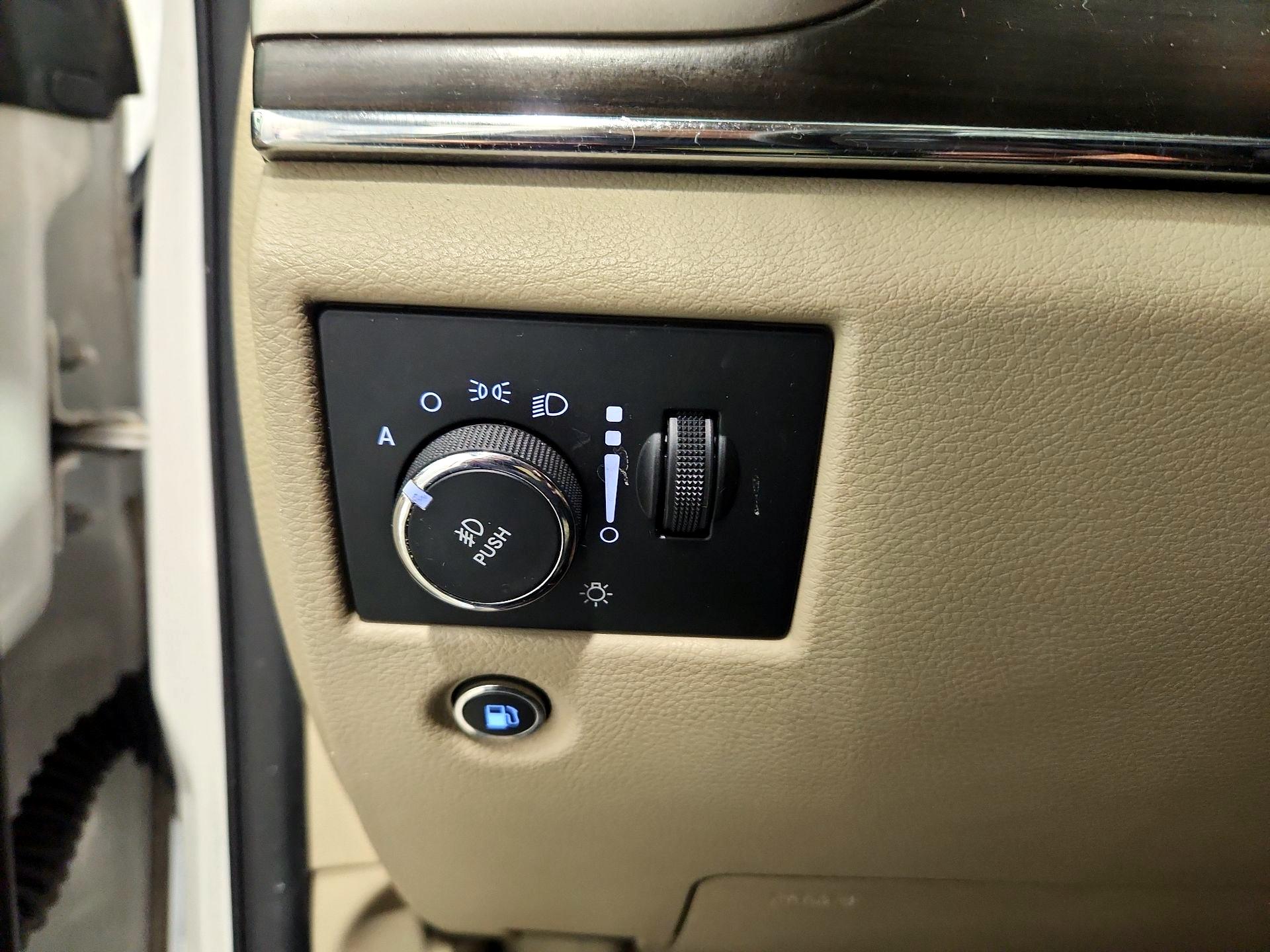 Thumbnail: 2017 Jeep Grand Cherokee - 13