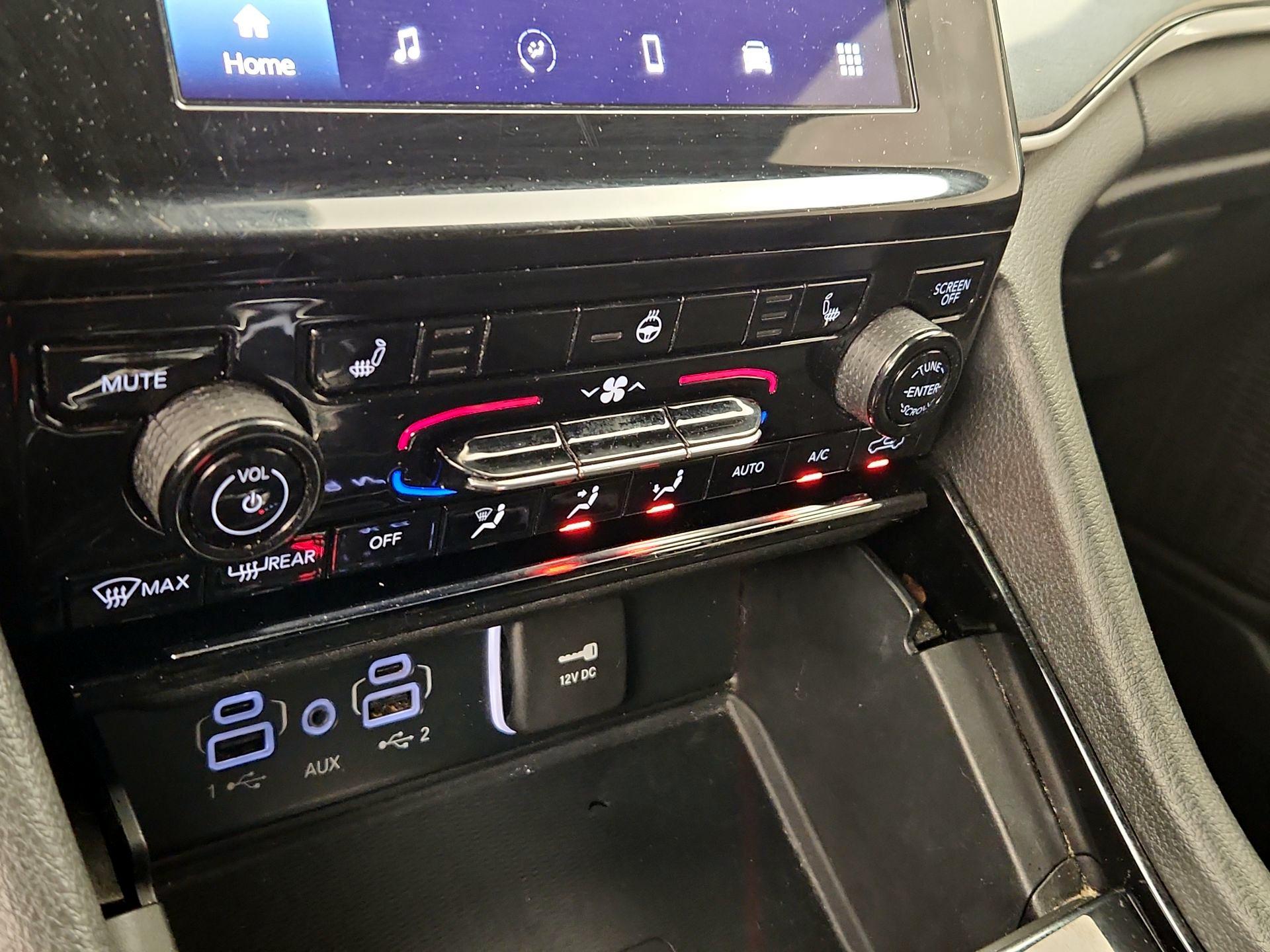 Thumbnail: 2023 Jeep Grand Cherokee - 16