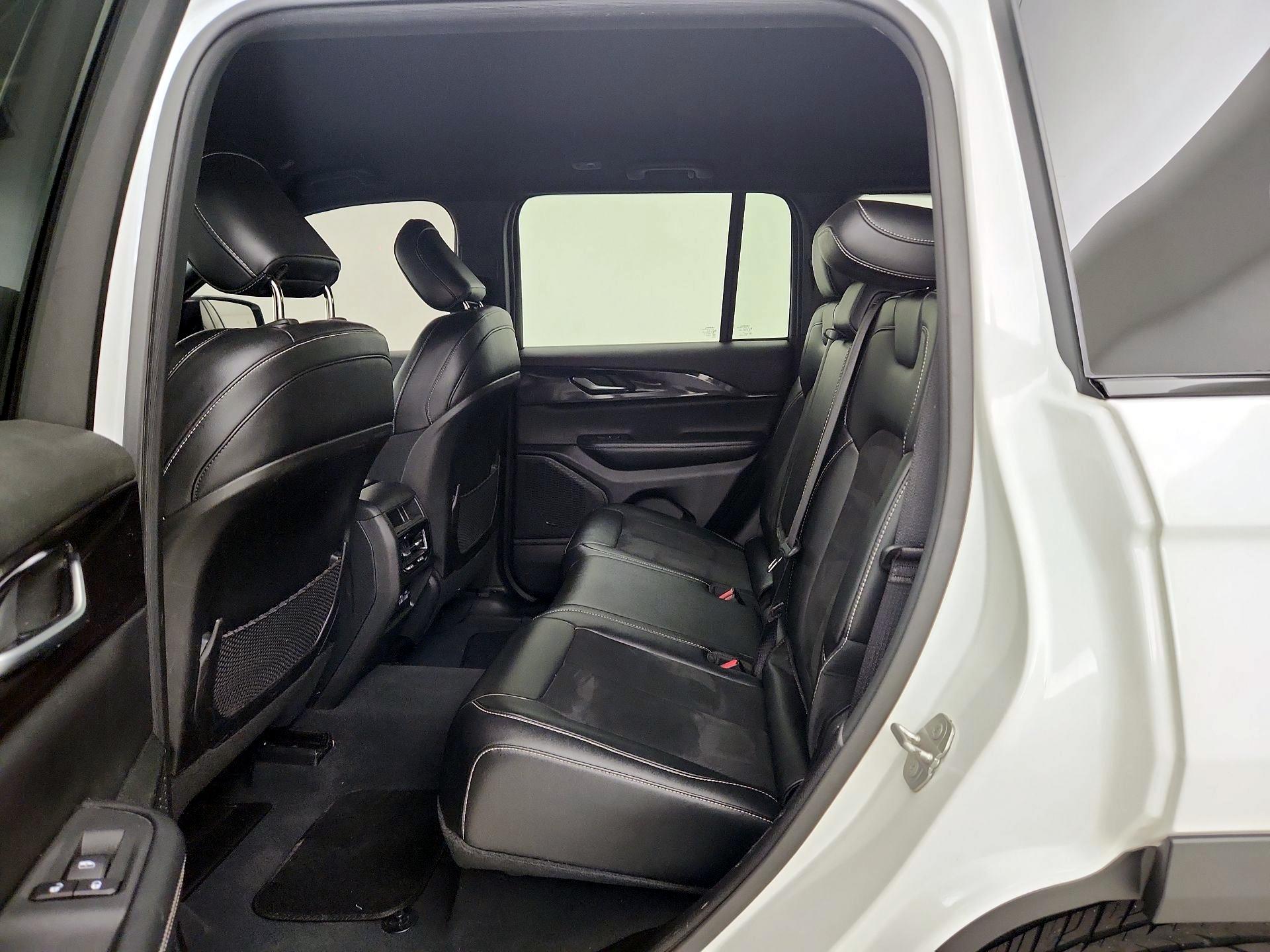 Thumbnail: 2023 Jeep Grand Cherokee - 19