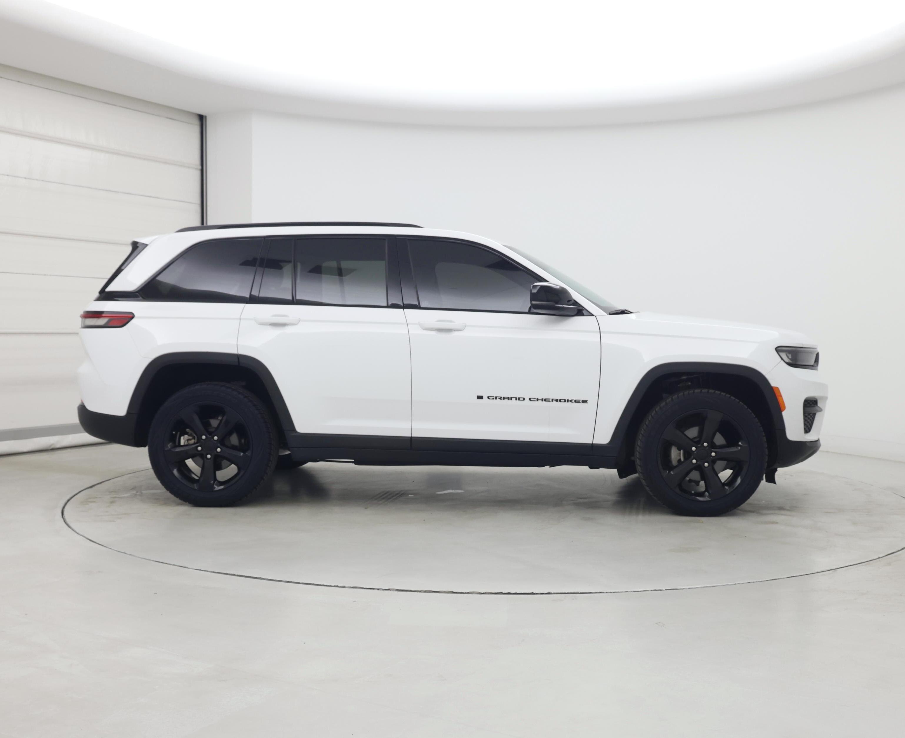 Thumbnail: 2023 Jeep Grand Cherokee - 7
